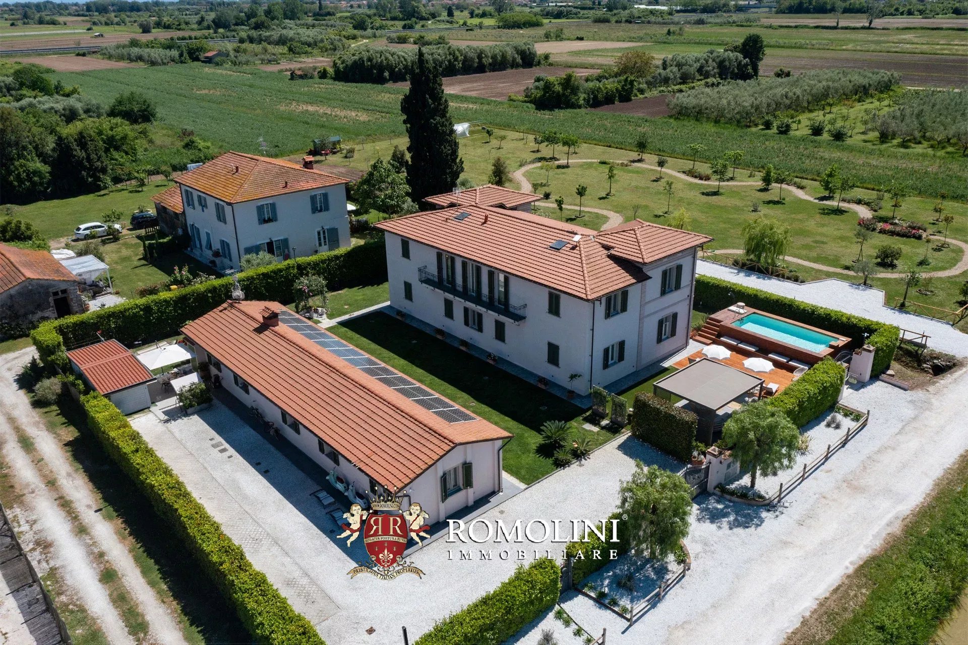 6 Bedroom Villa/Townhouse's Image 8
