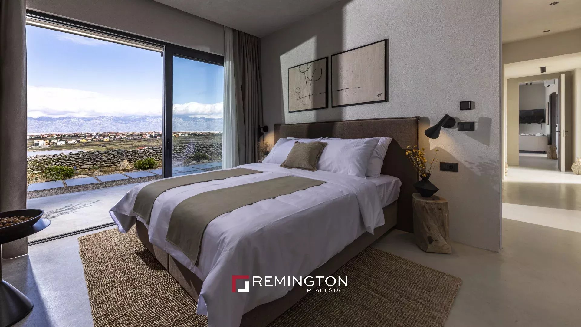 4 Bedroom Villa/Townhouse's Image 6