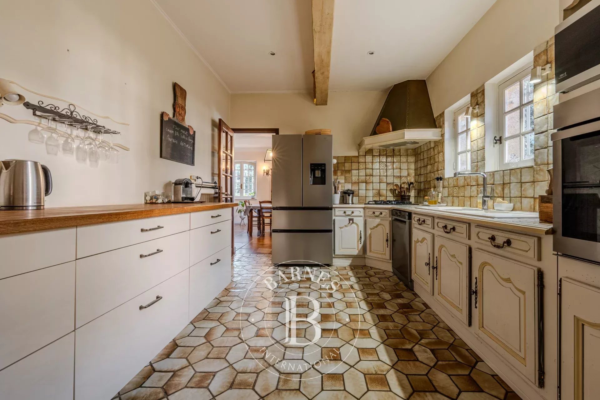 EXCLUSIVE - LA BASTIDE DE JOURDANS - HOUSE 376M² - 6 BEDROOMS - GARDEN 6300M² - POOL - TENNIS - picture 9