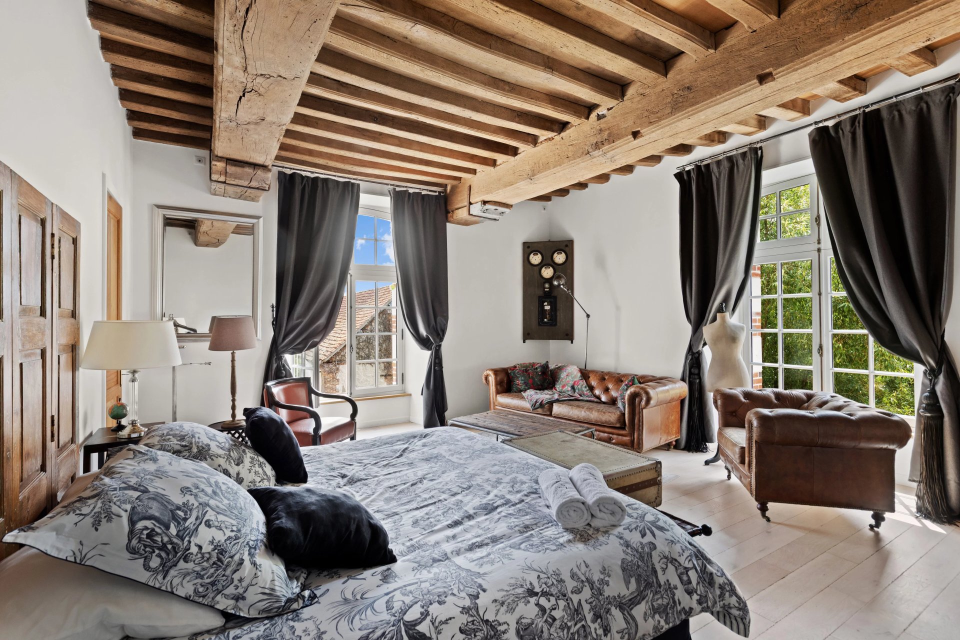6 Bedroom Villa/Townhouse's Image 3