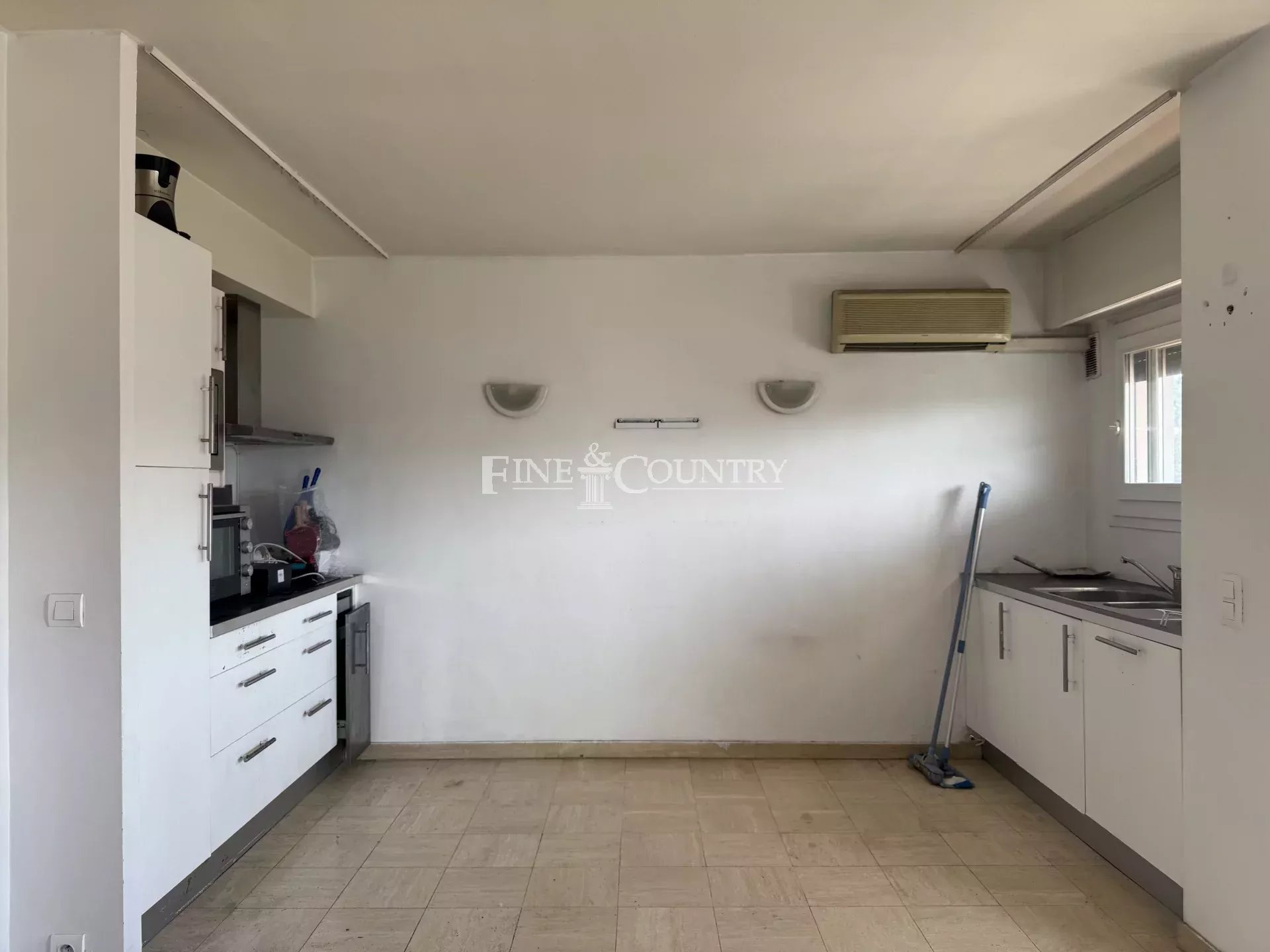 Photo of 1 BEDROOM APPARTEMENT FOR SALE CANNES BANANE