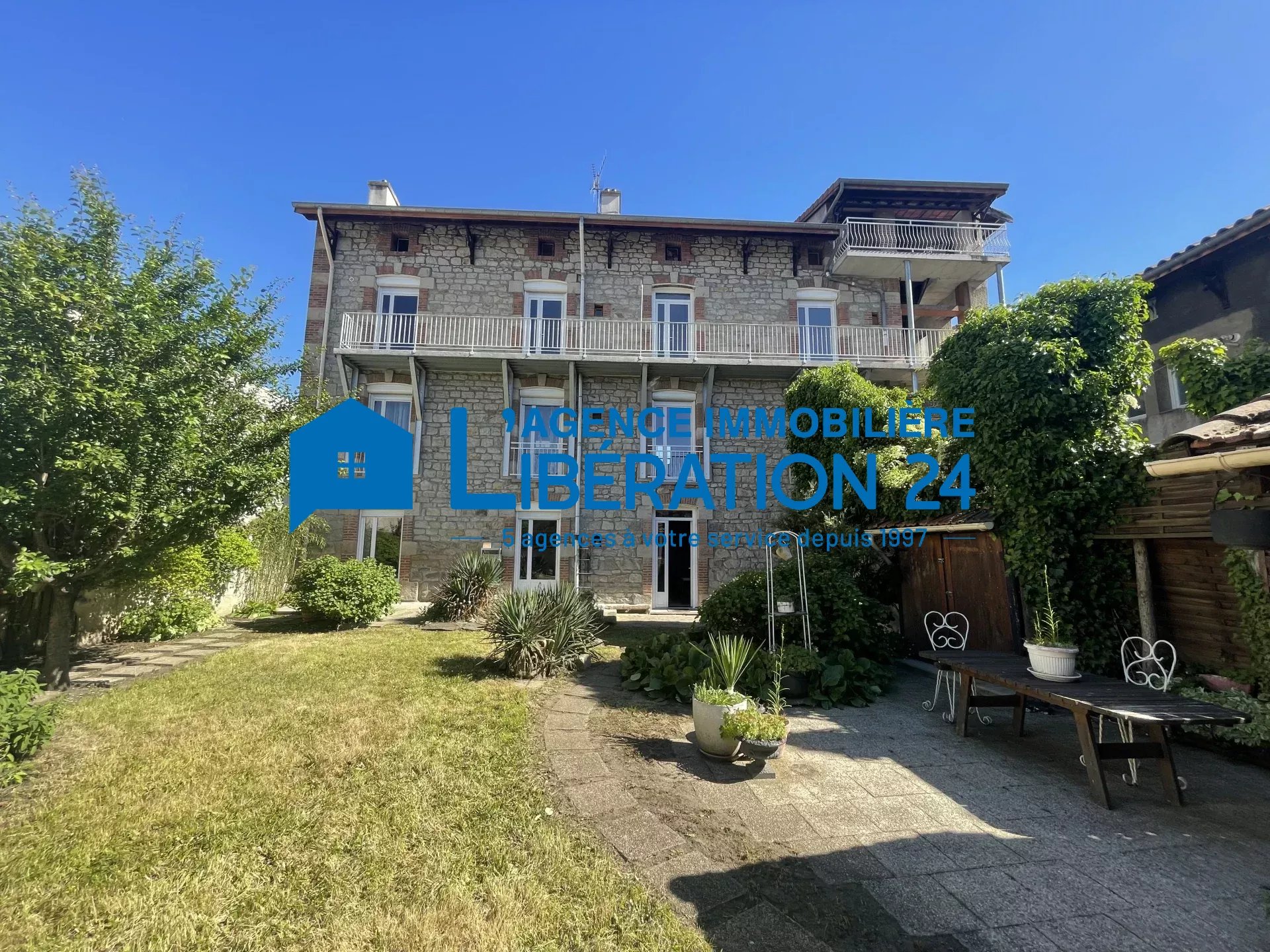 Maison 243 m² Terrain 459 m² Centre ville