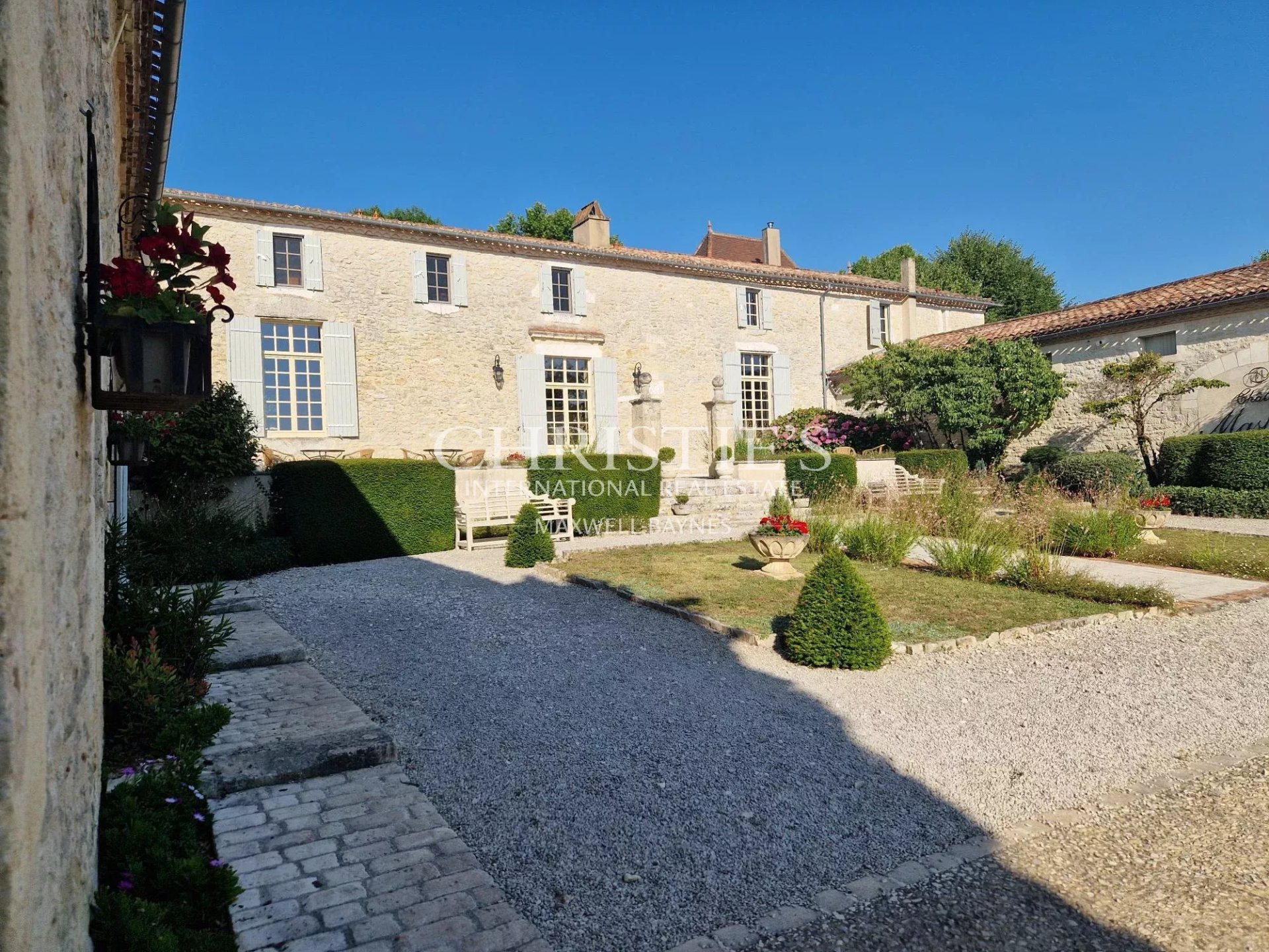 8 Bedroom Chateau's Image 3
