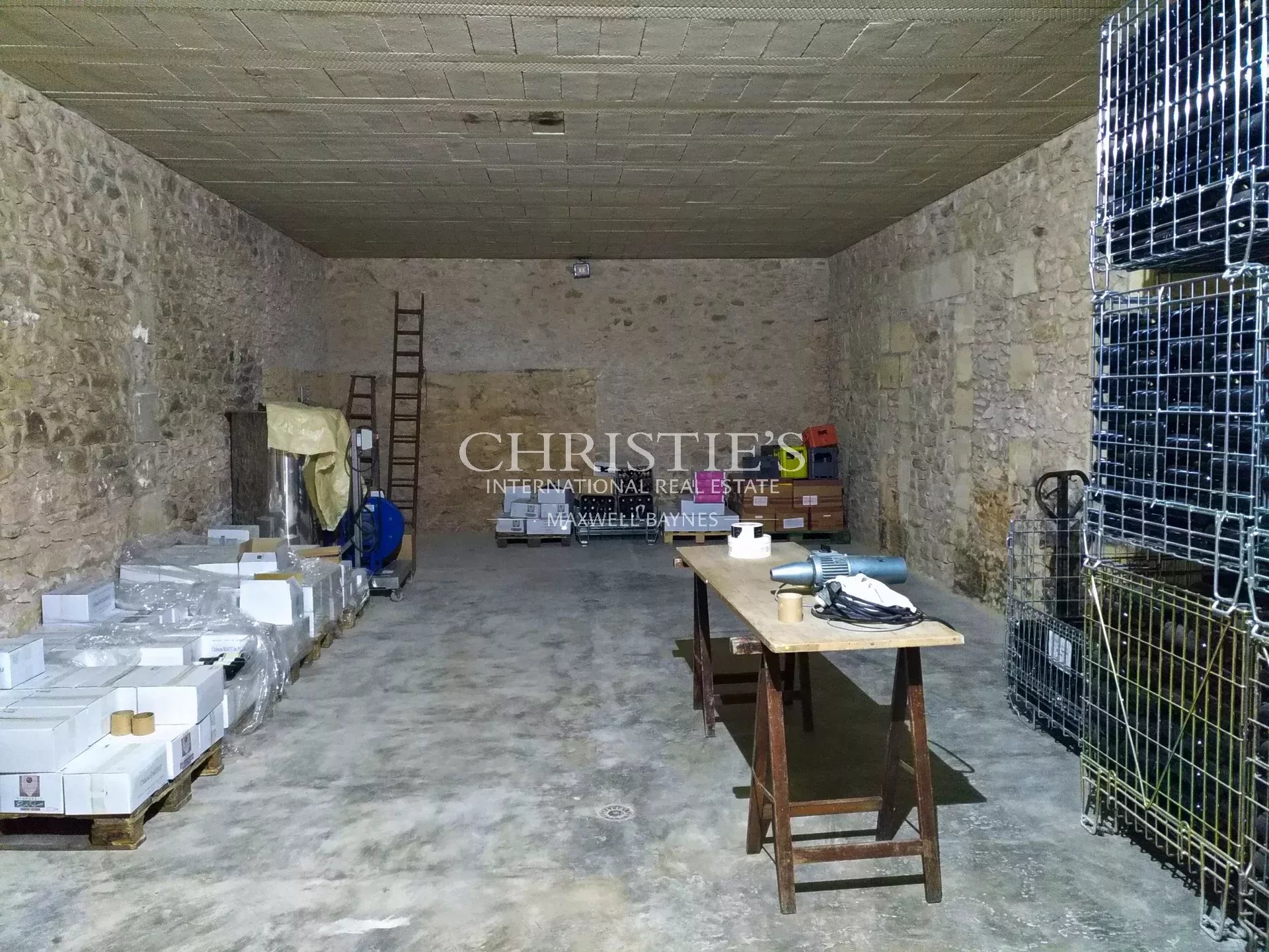12 Bedroom Vineyard's Image 20