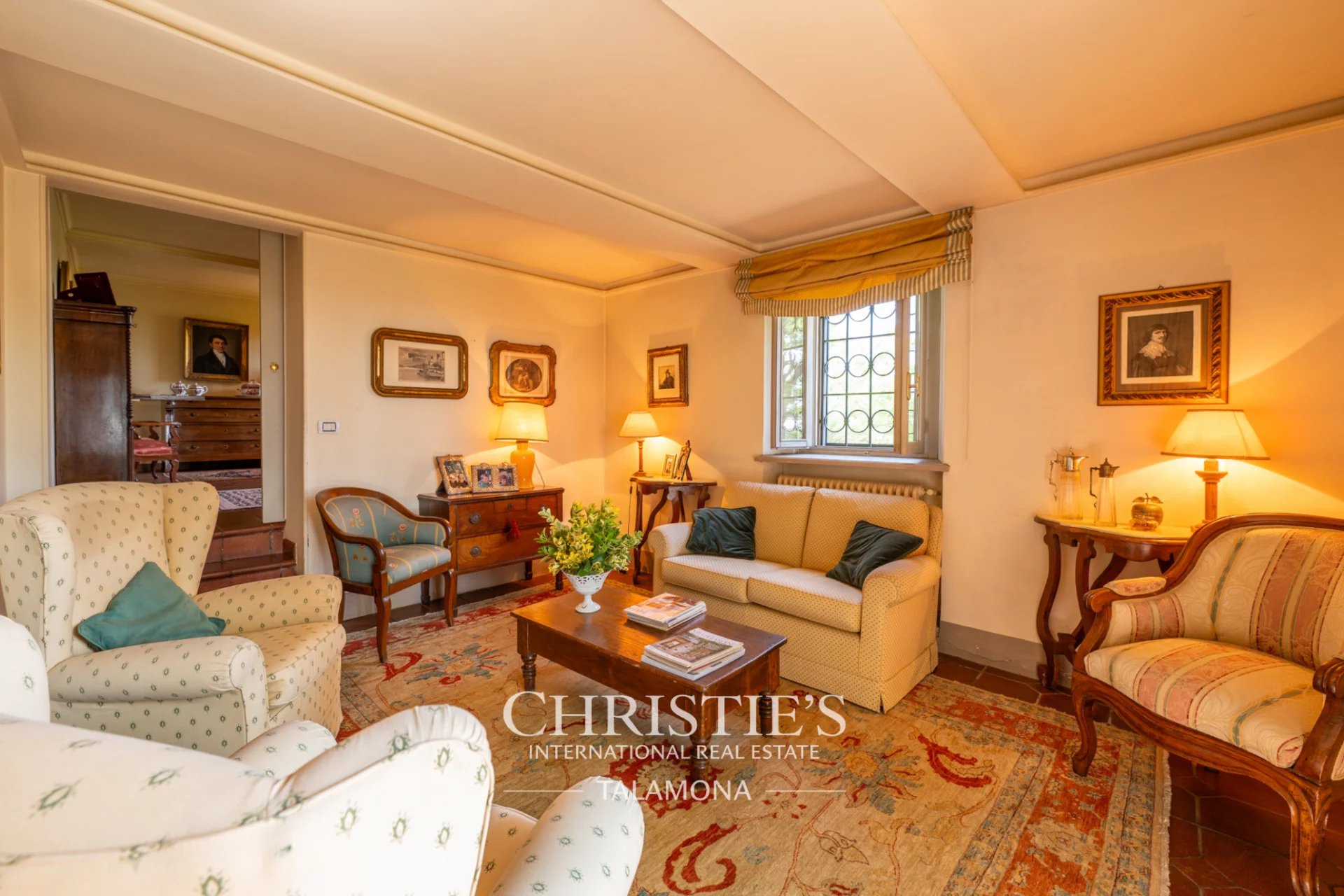 10 Bedroom Villa/Townhouse's Image 39