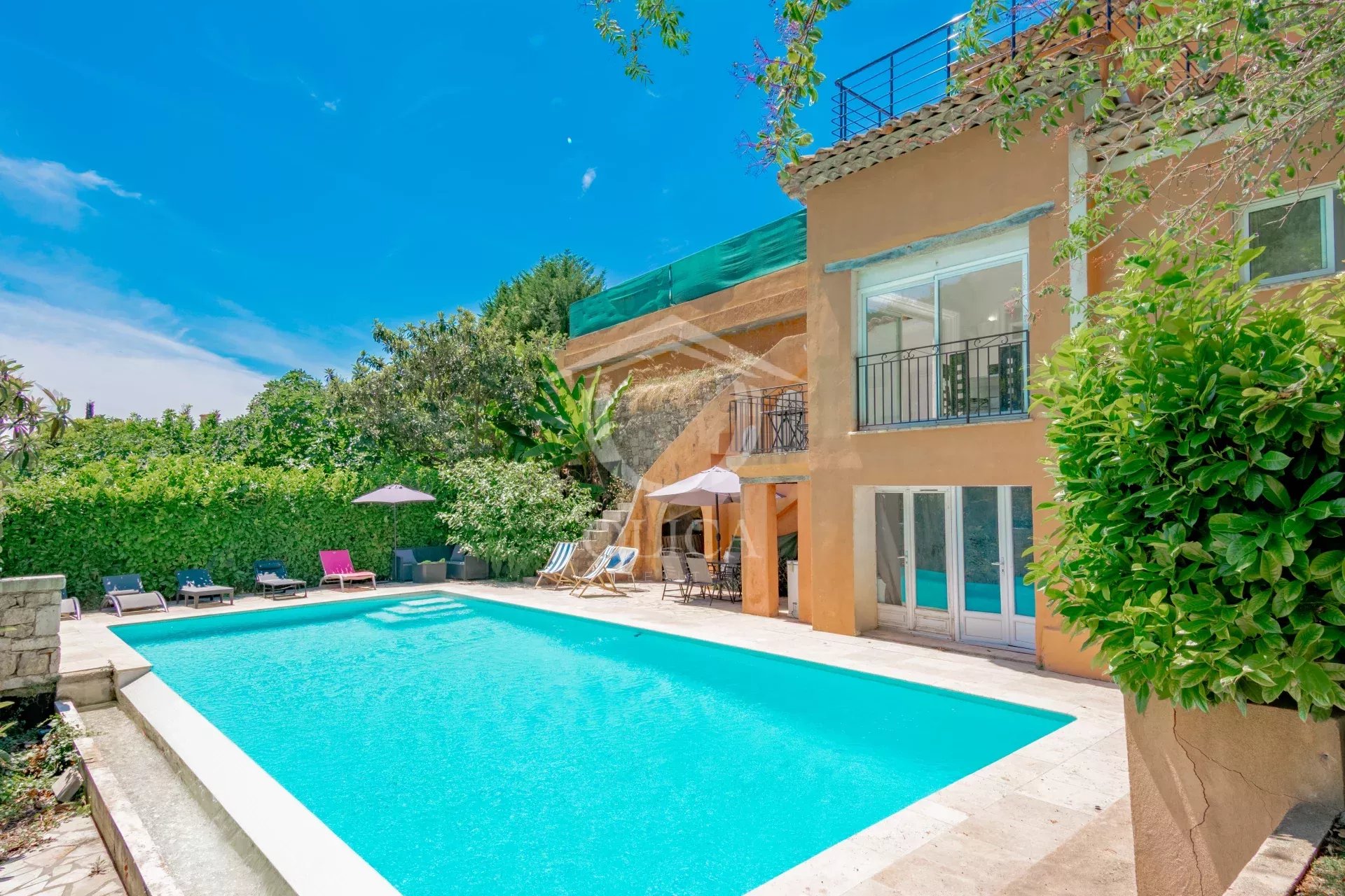 Agence immobilière de 