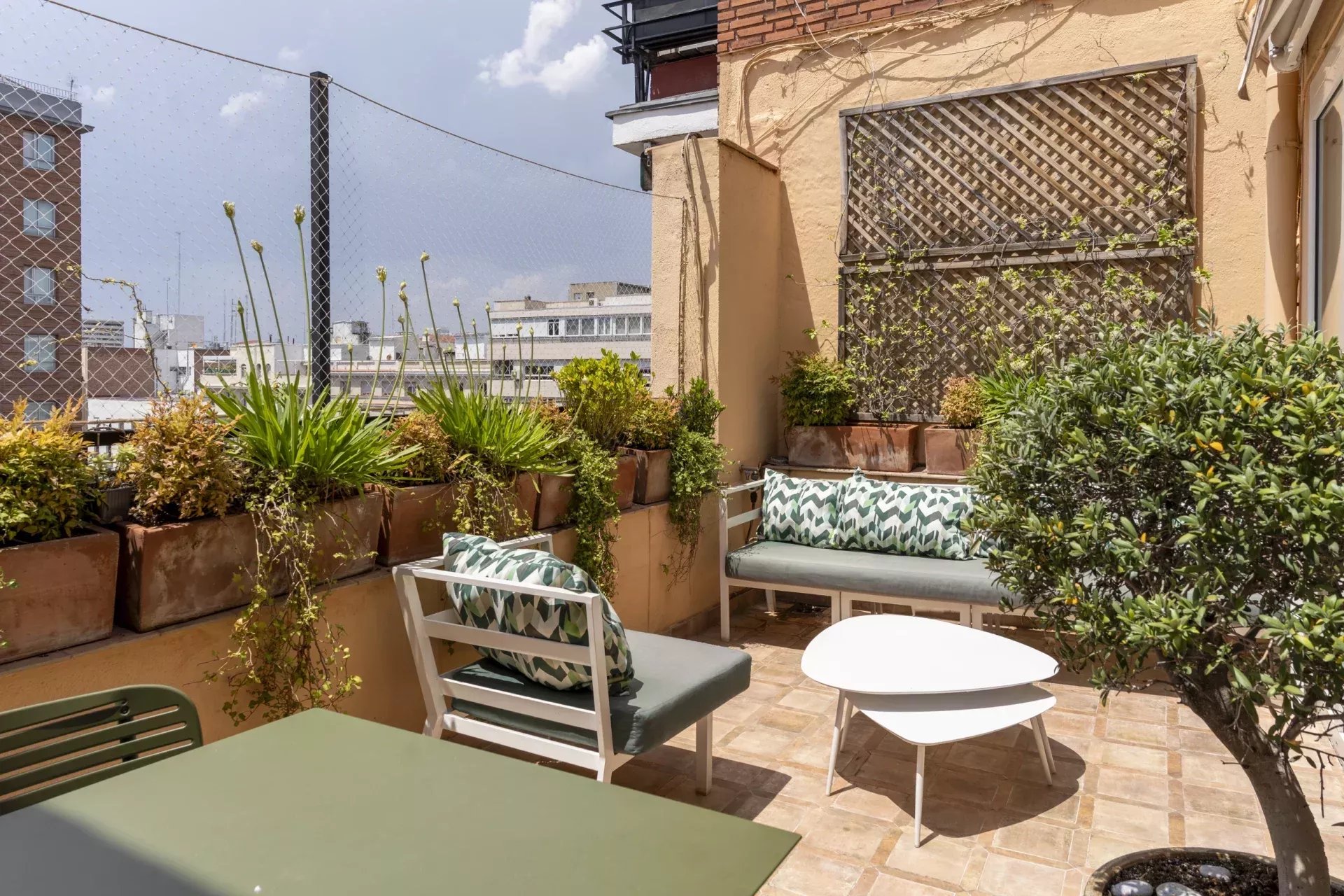 Exclusive Penthouse with Private Terrace in the Heart of Salamanca - picture 4