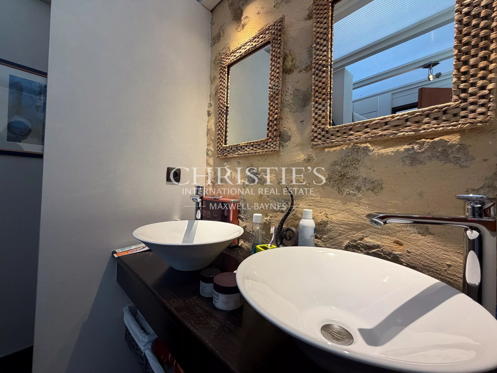 6 Bedroom Villa/Townhouse's Image 21