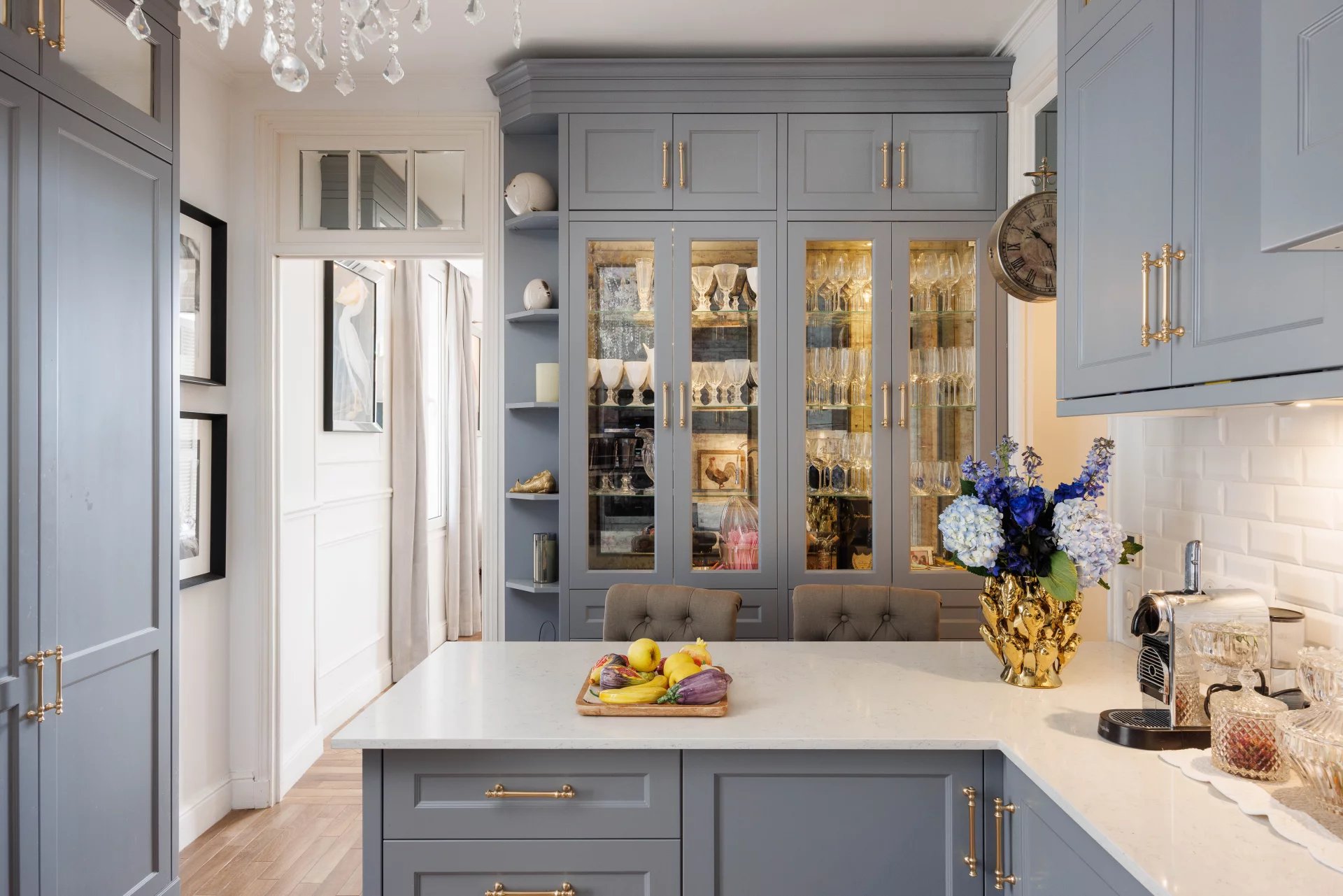 Tastefully renovated villa with guest house and open views