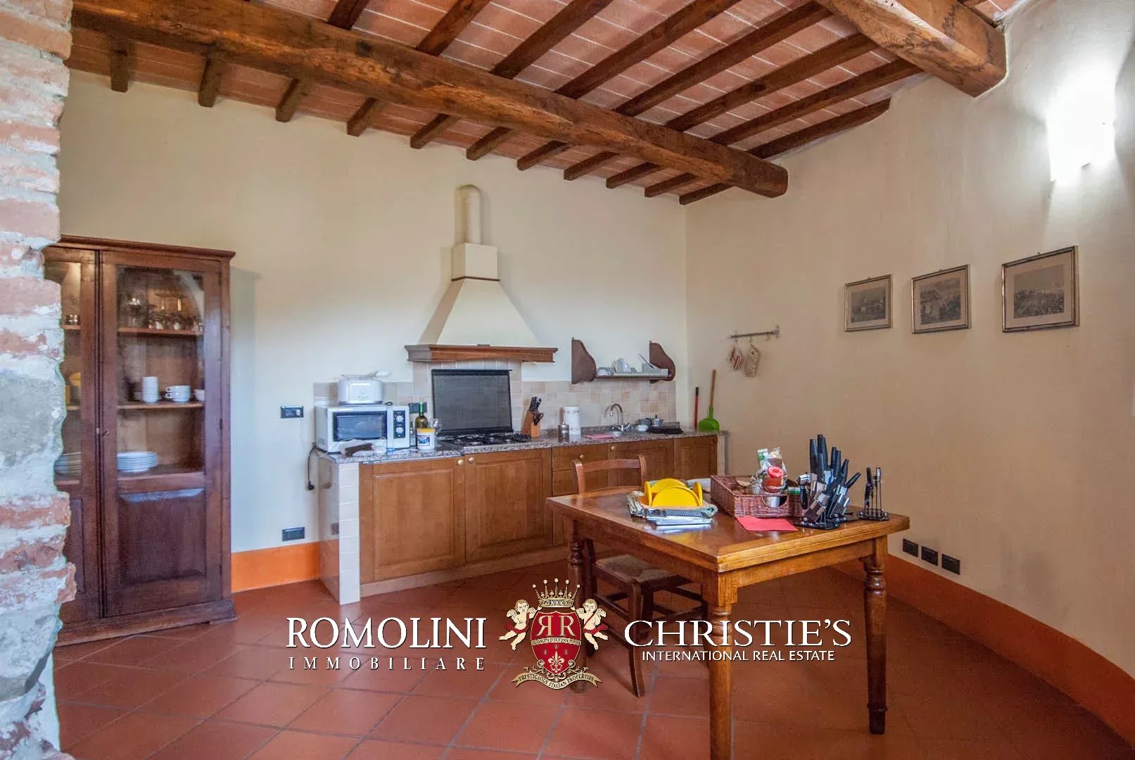 11 Bedroom Villa/Townhouse's Image 25
