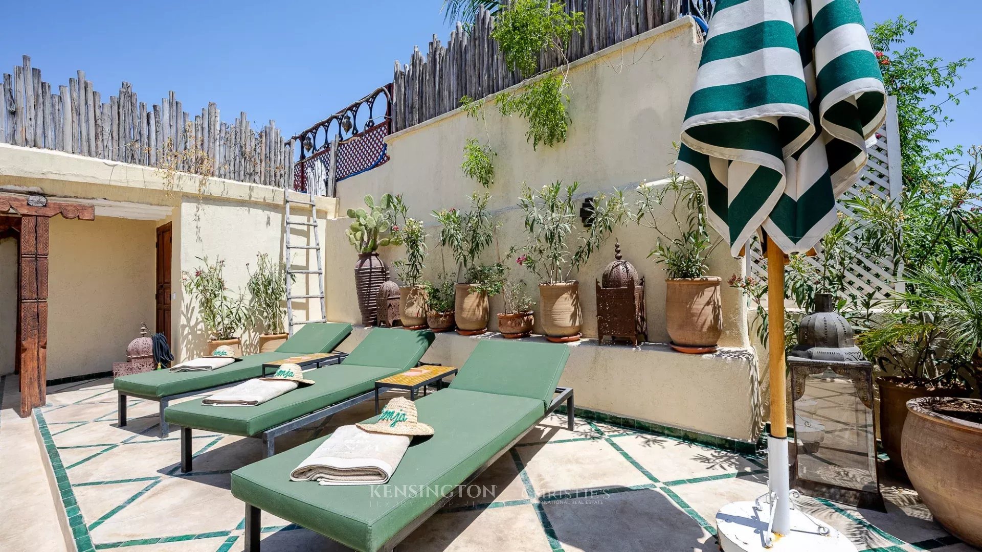 6 Bedroom Villa/Townhouse's Image 24