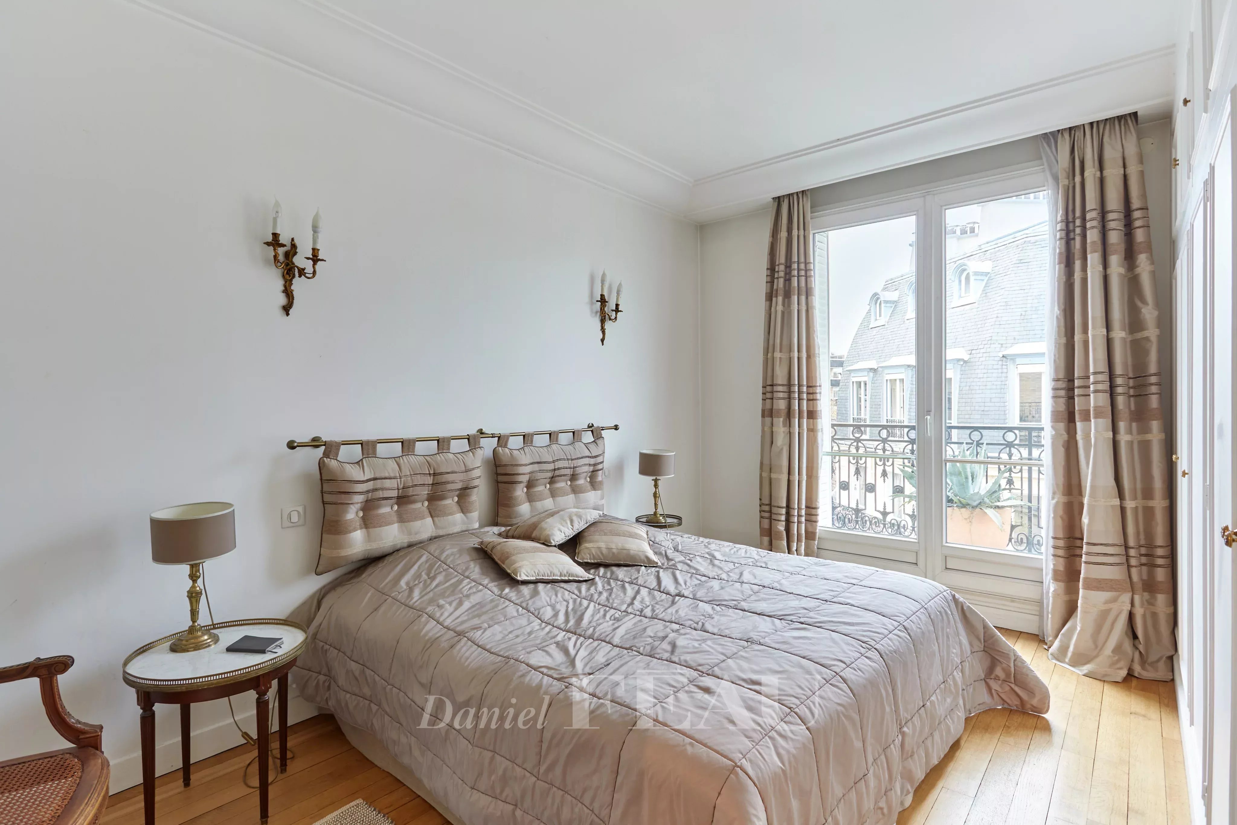 Sale Apartment Paris 16th
