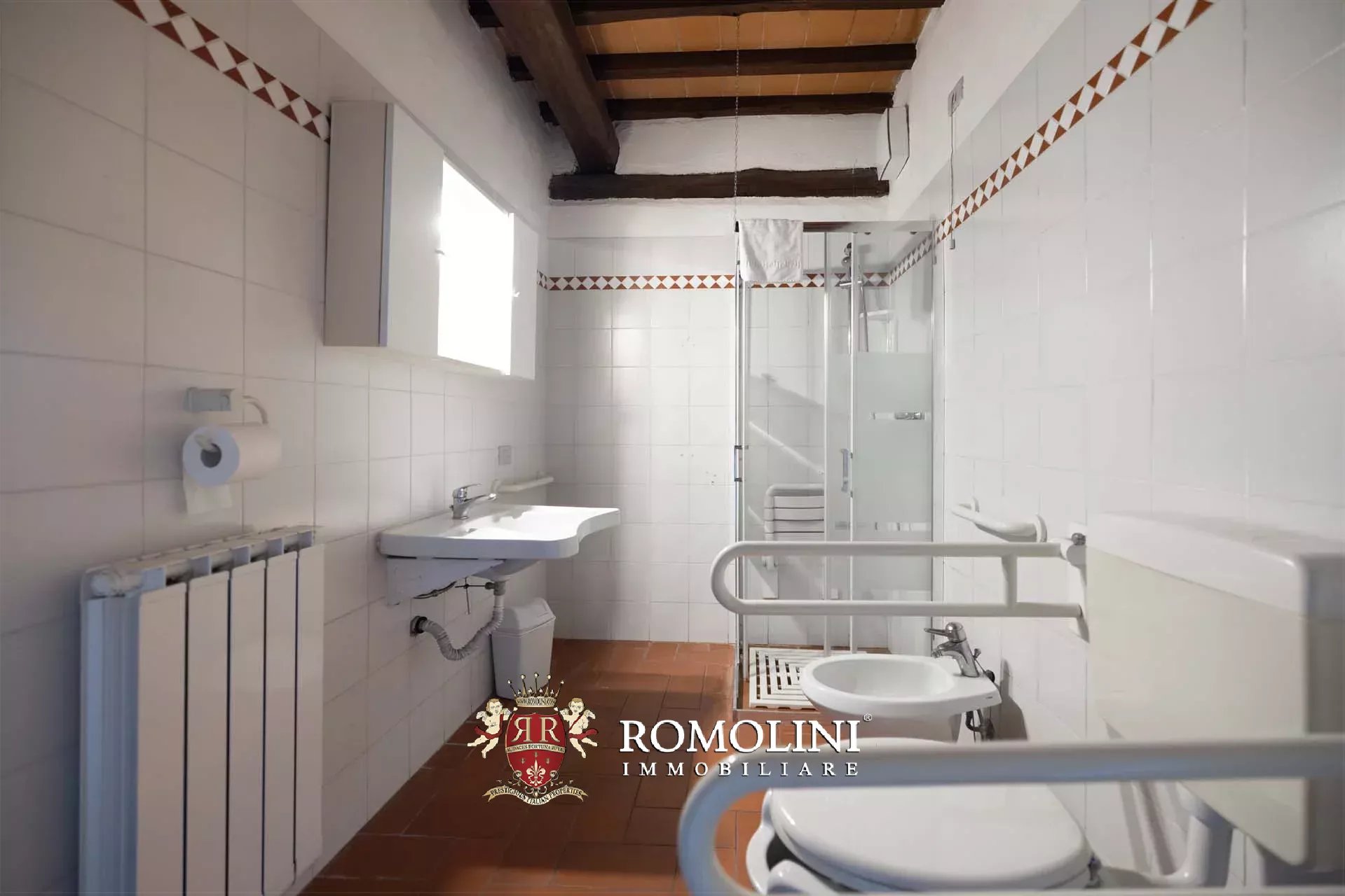 34 Bedroom Vineyard's Image 83