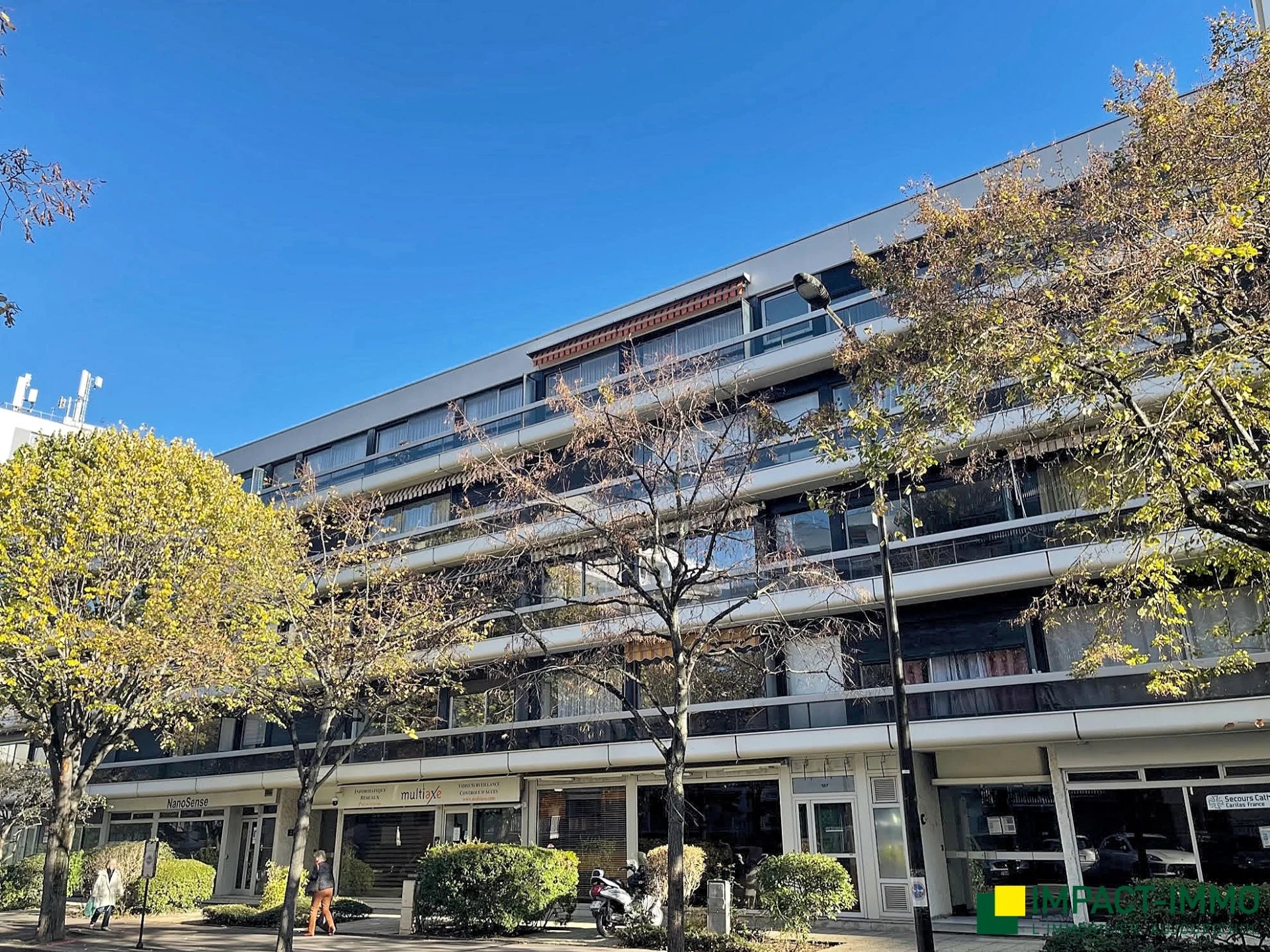 4 pièces, 2 balcons, parking - rue de Bellevue