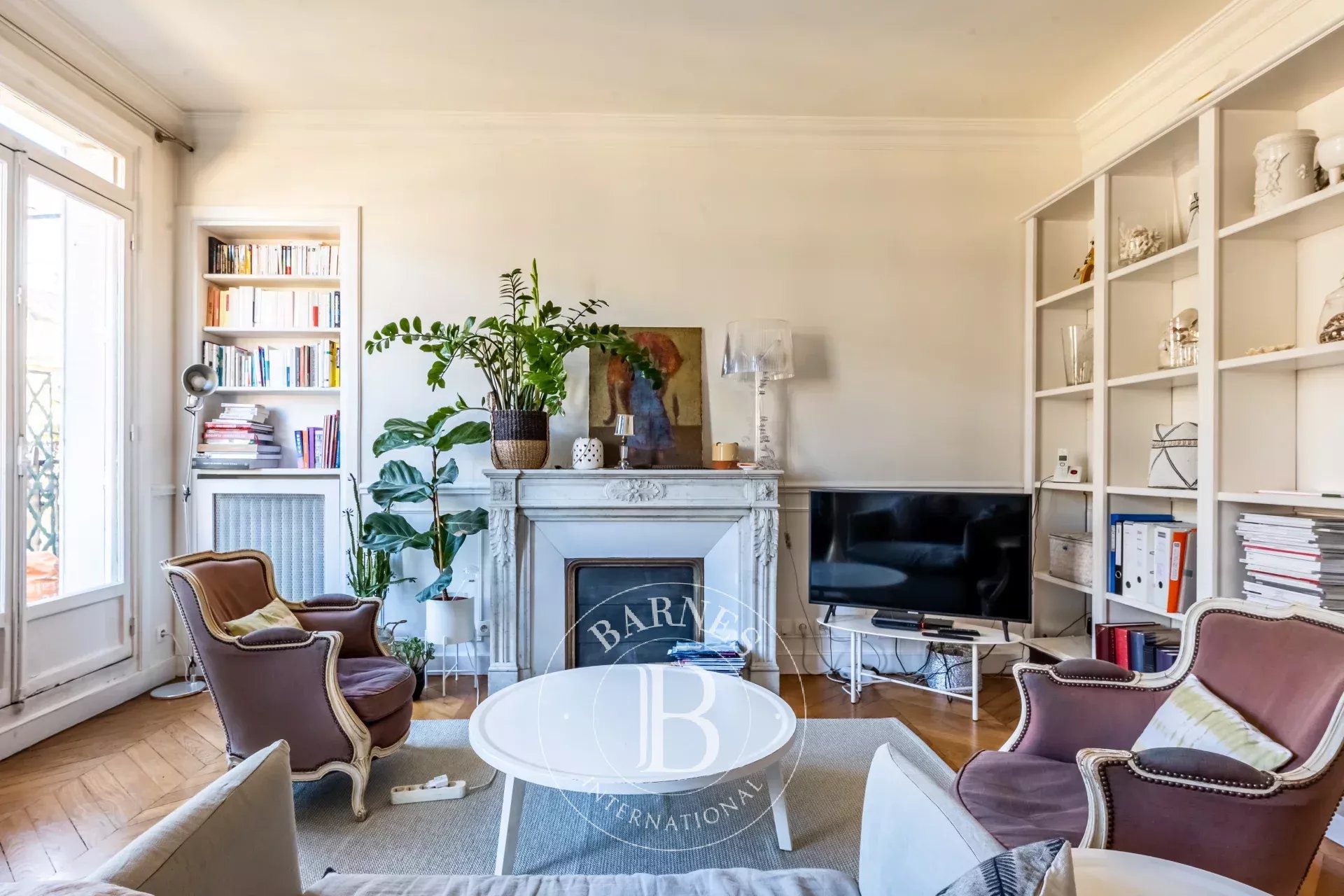 Exclusive- Paris 16 - Trocadero - 2 bedrooms - Upper floor
