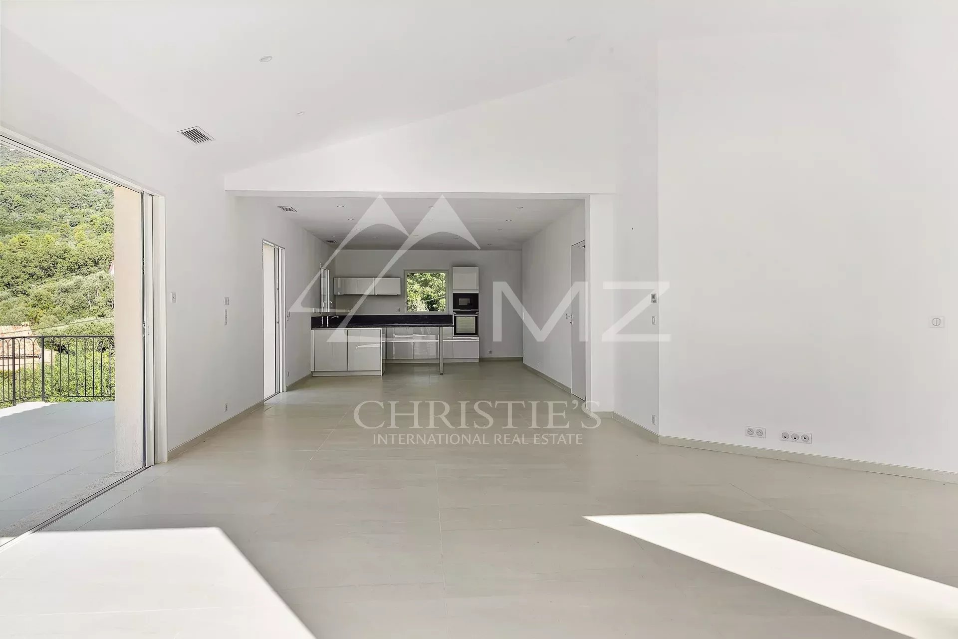 3 Bedroom Villa/Townhouse's Image 4