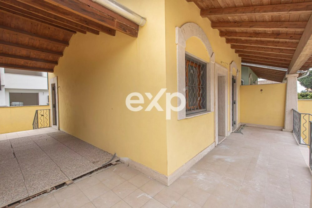 Infernetto, Villini trilivelli appena ultimati