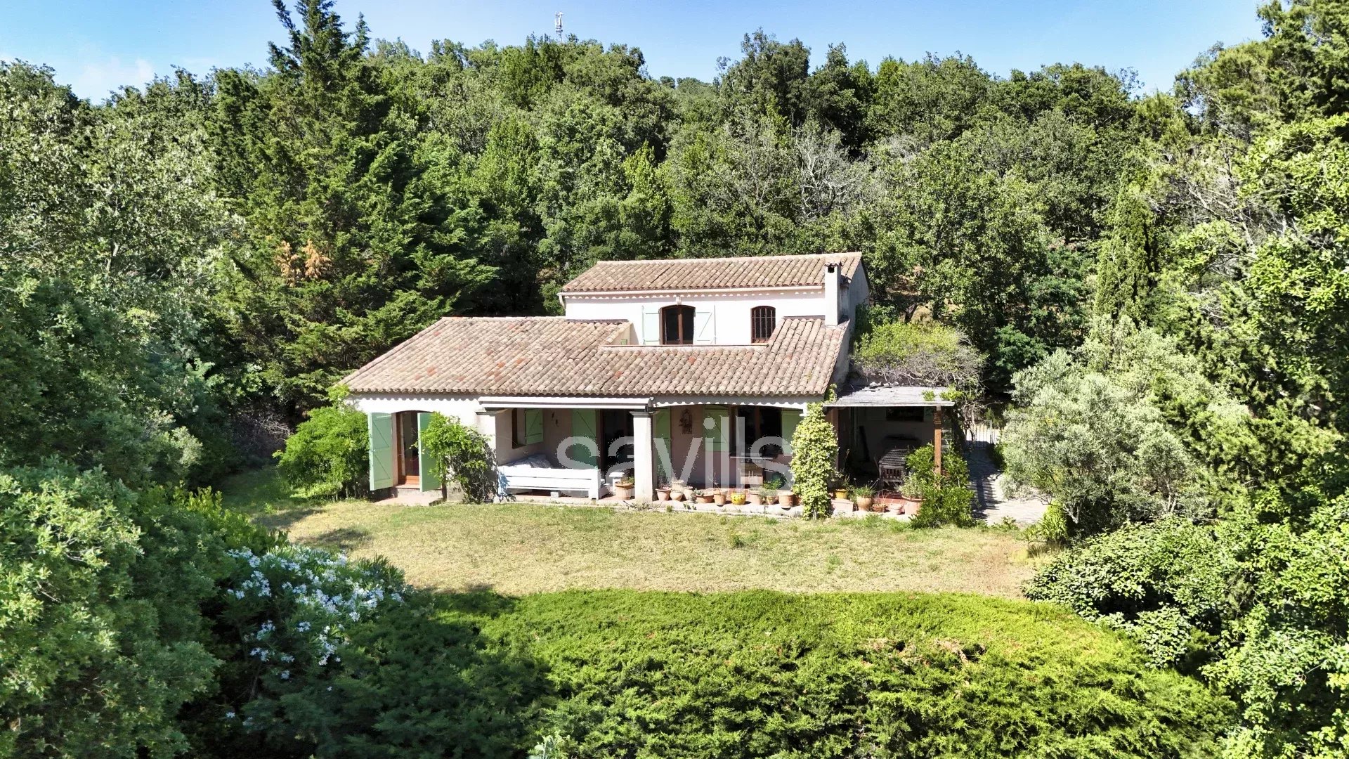 Villa au cœur de la campagne - vue dégagée sur le village