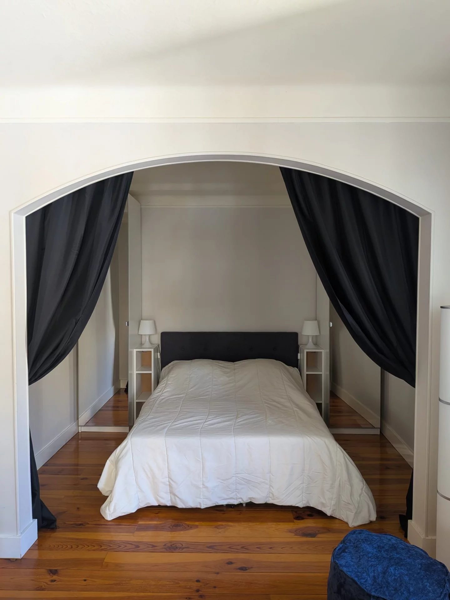 92200 Neuilly sur Seine: confortable 2 pièces avec balcon, cave et petit parking