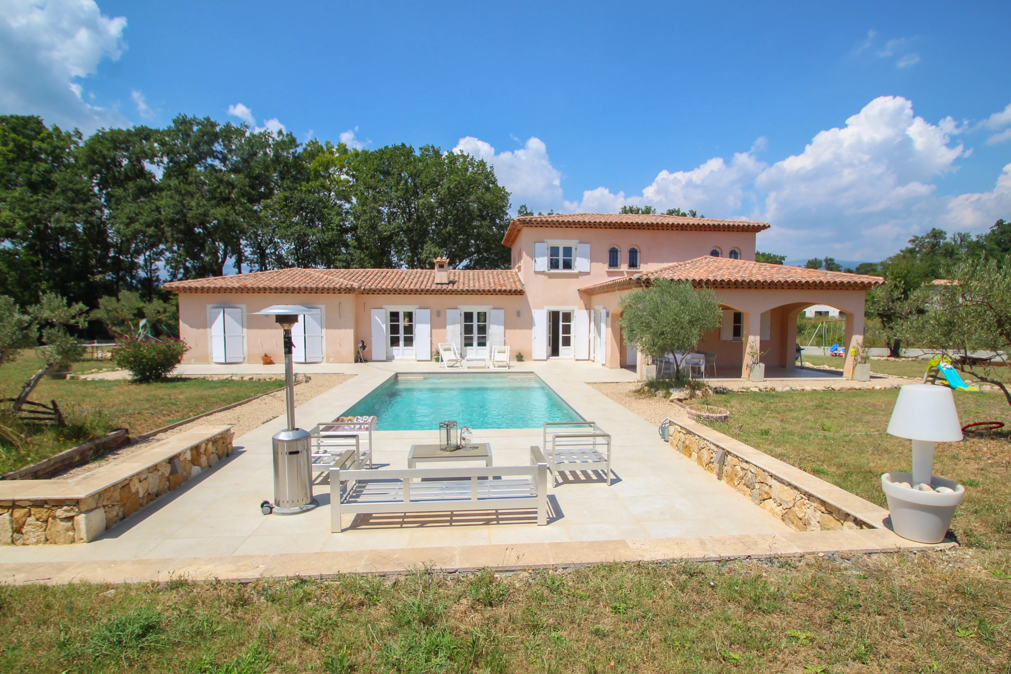 Belle villa de qualité avec piscine