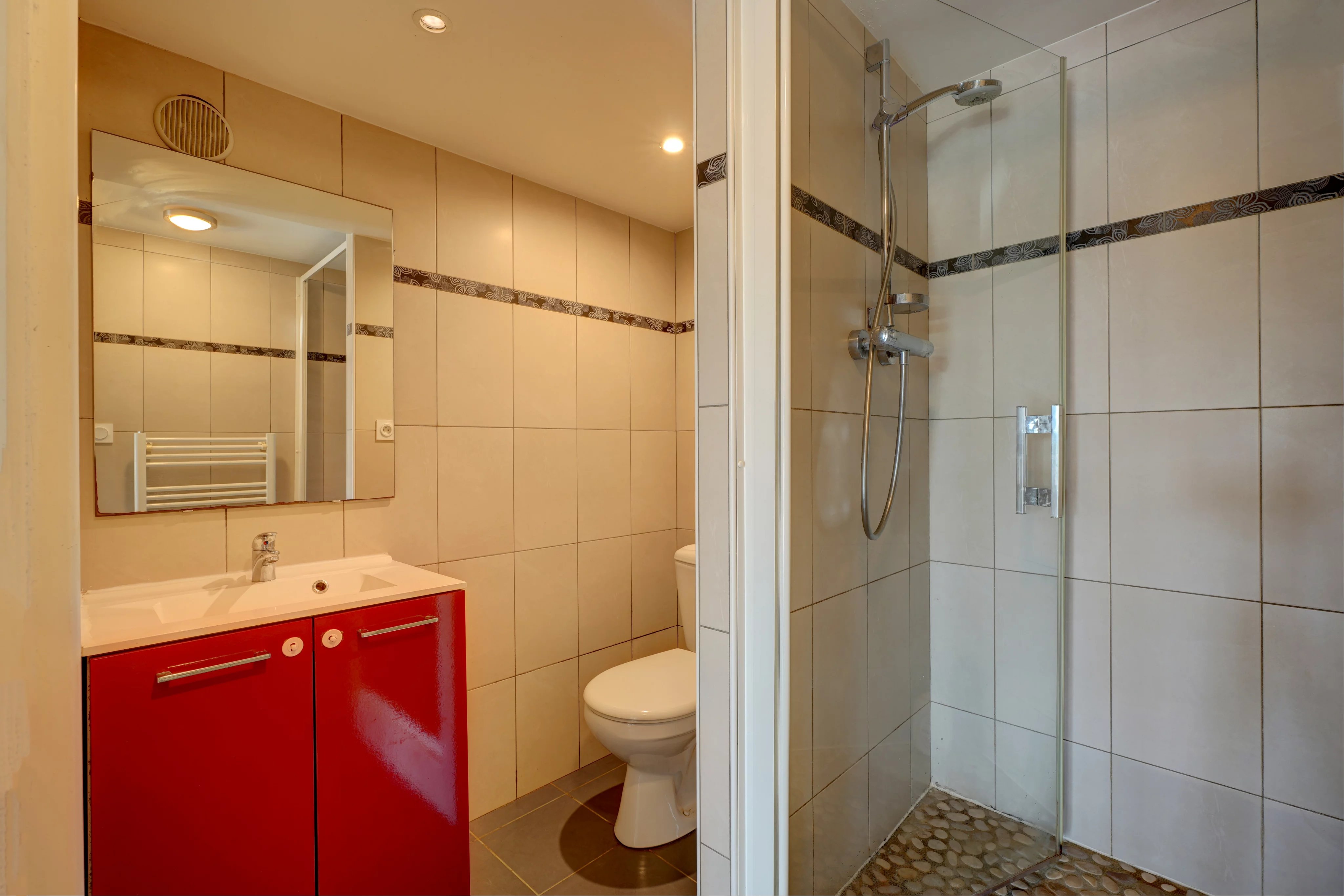 Maison avec piscine - St Genis les Ollières — photo 12