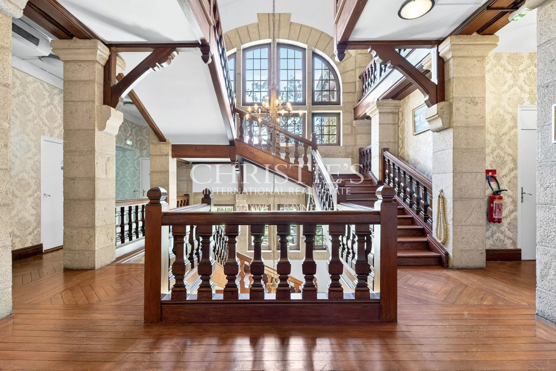 38 Bedroom Chateau's Image 51