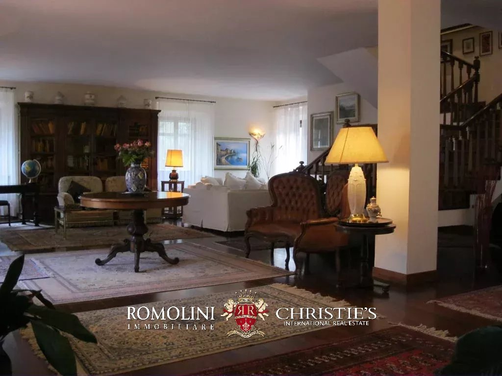 7 Bedroom Vineyard's Image 13