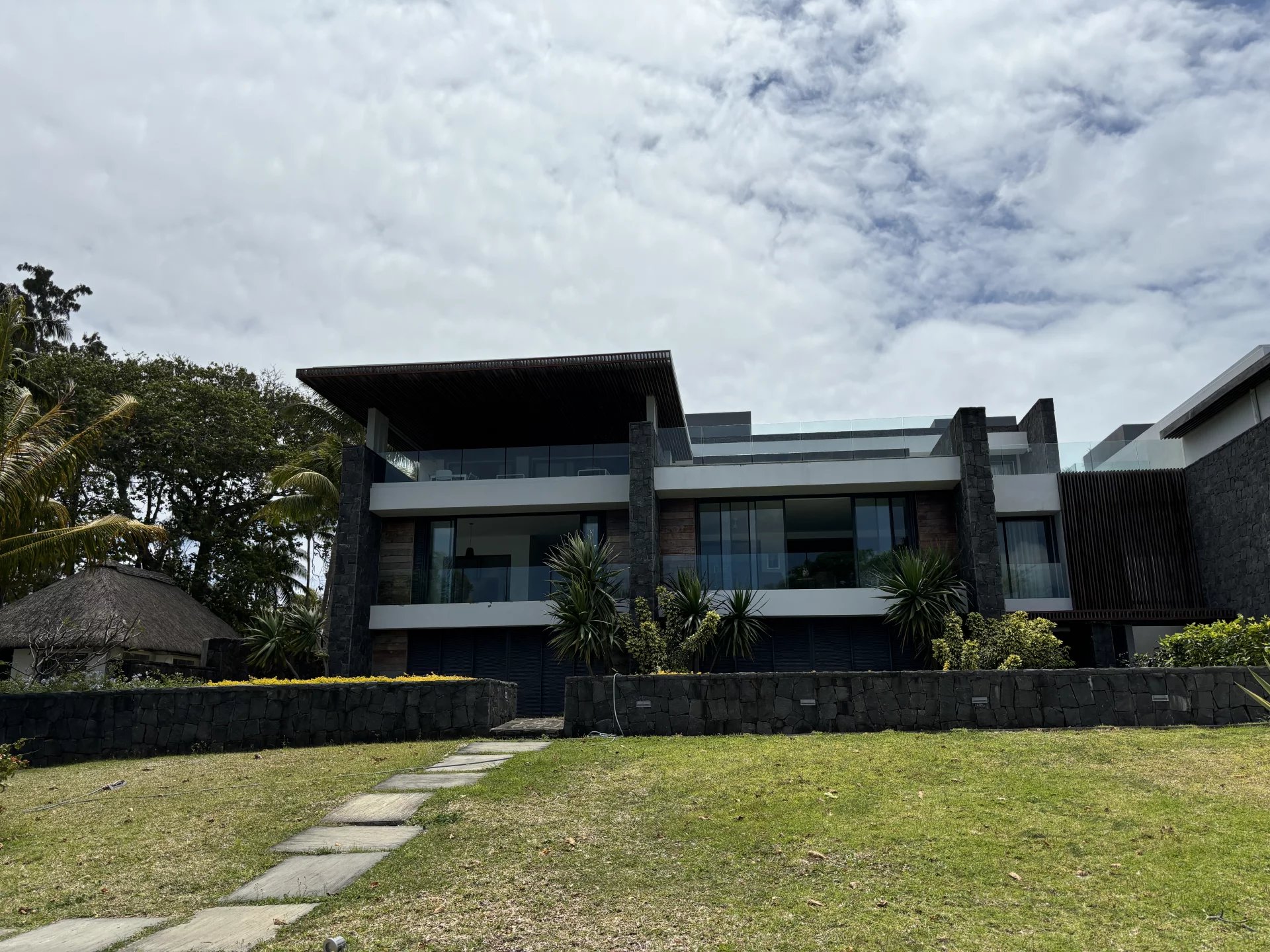 BLUE BAY - Beachfront apartment with full ownership - 3 bedrooms - picture 14 title=