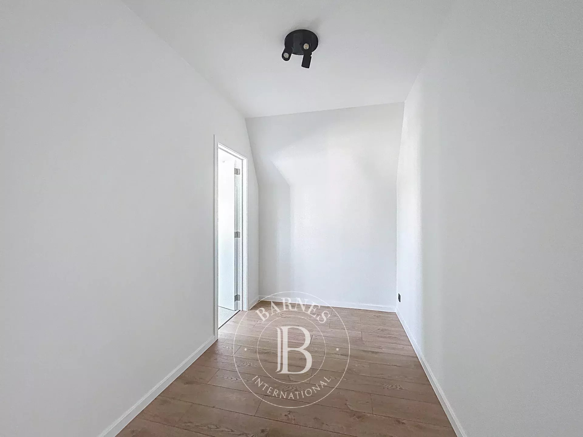 Villa fully renovated in 2025 in the heart of Waterloo.