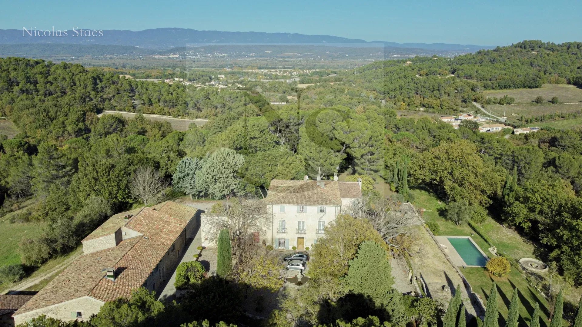 AIX-EN-PROVENCE / EXCEPTIONAL AGRICULTURAL DOMAIN
