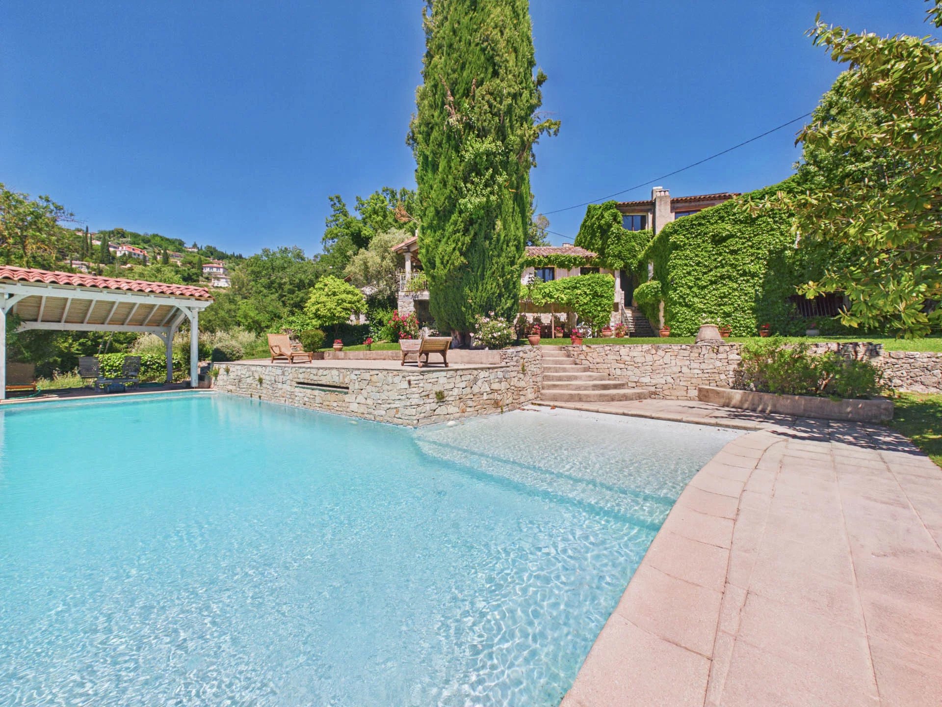 Charming old stone farmhouse with character - Callian