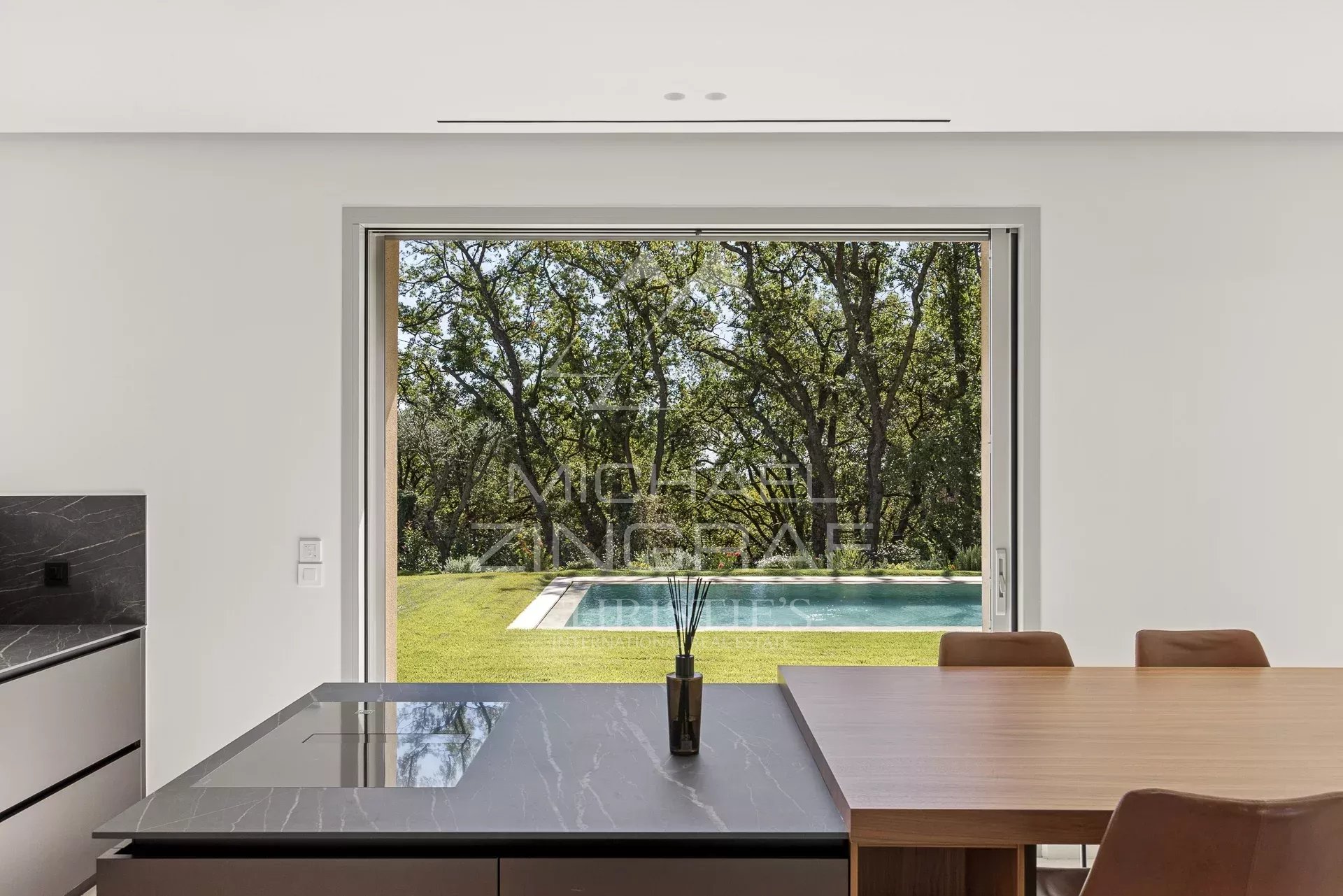 4 Bedroom Villa/Townhouse's Image 4