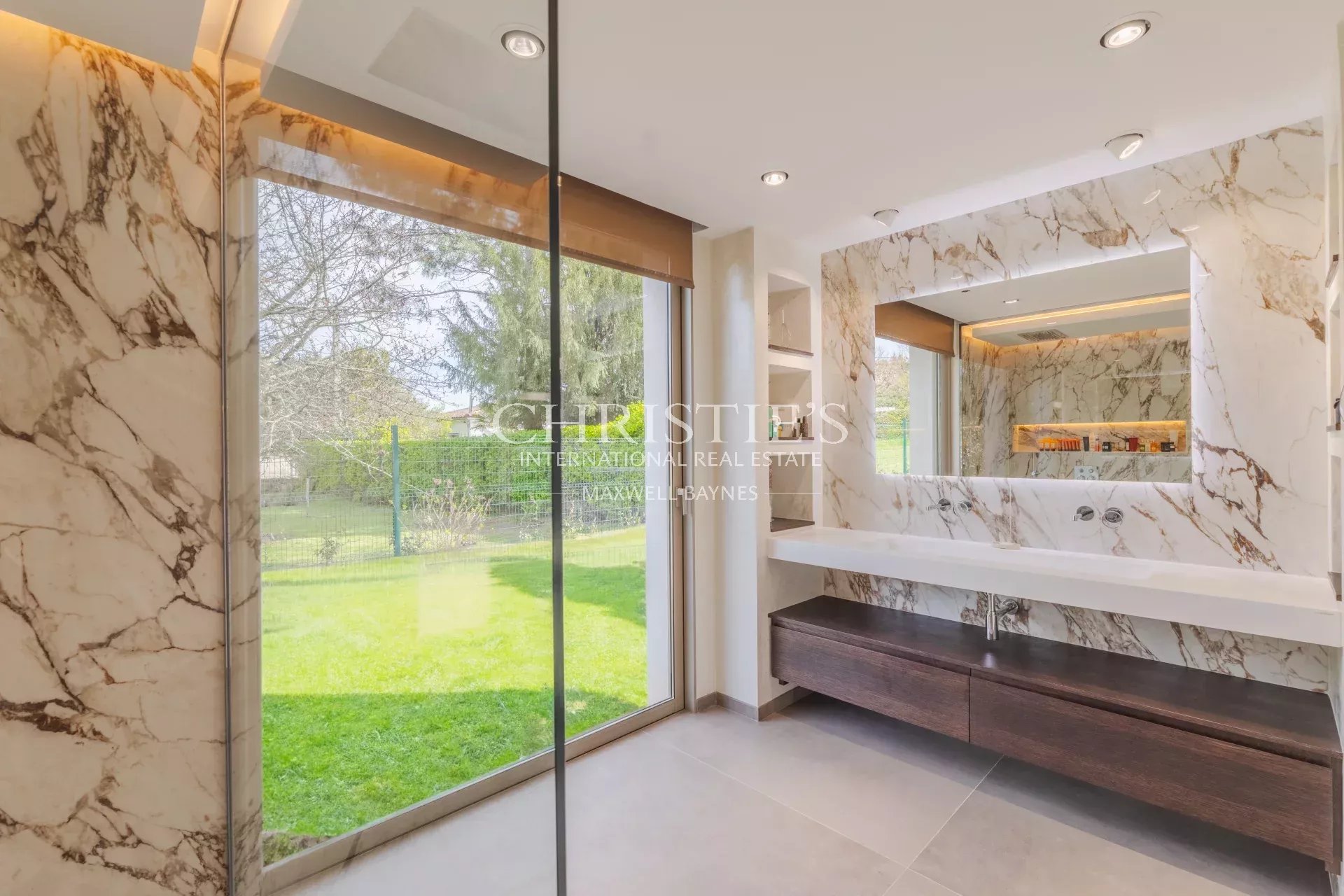4 Bedroom Villa/Townhouse's Image 17