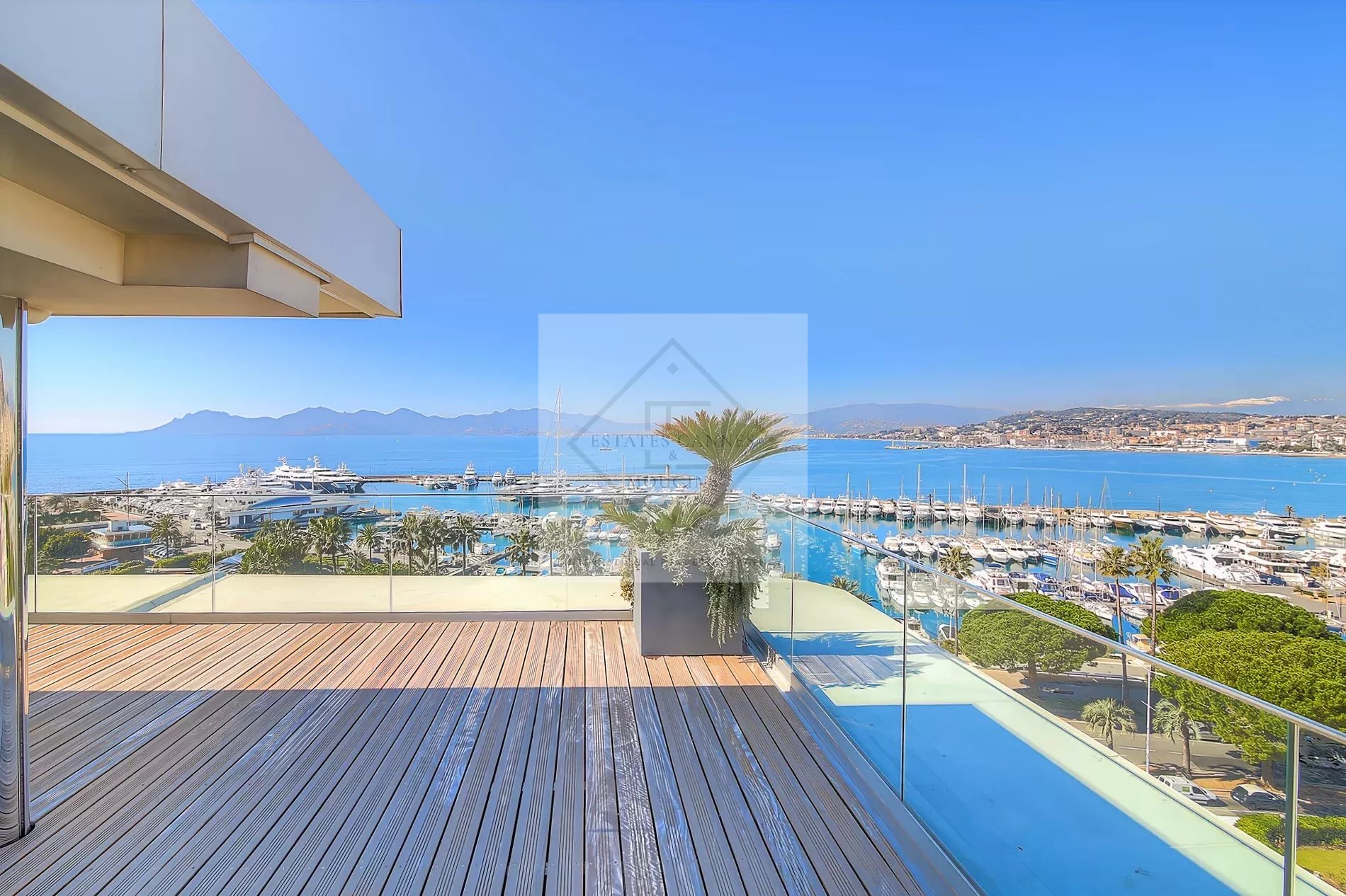 CANNES CROISETTE – PENTHOUSE D'EXCEPTION AVEC VUE MER PANORAMIQUE — photo 8