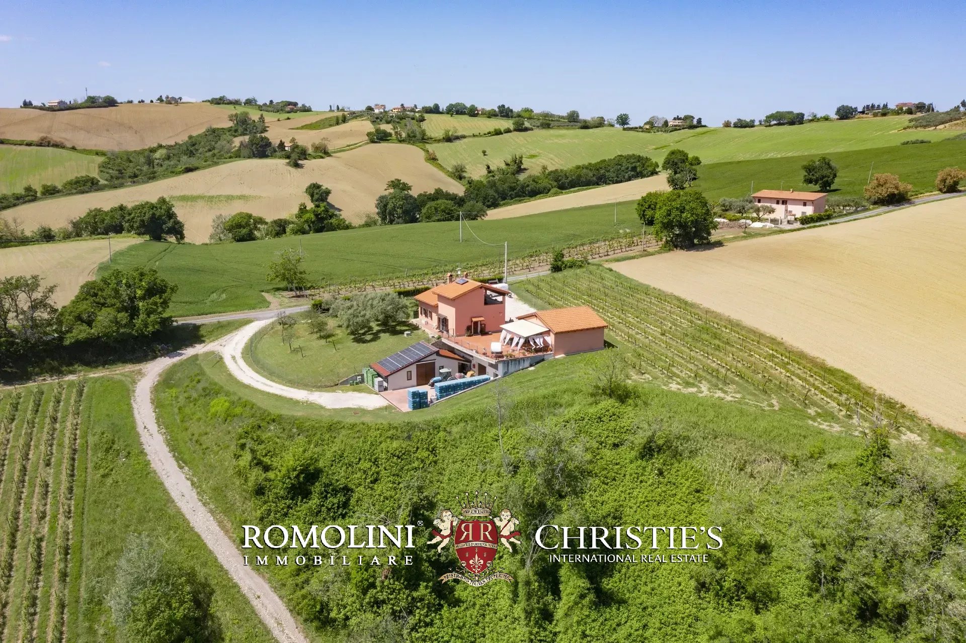 5 Bedroom Vineyard's Image 5