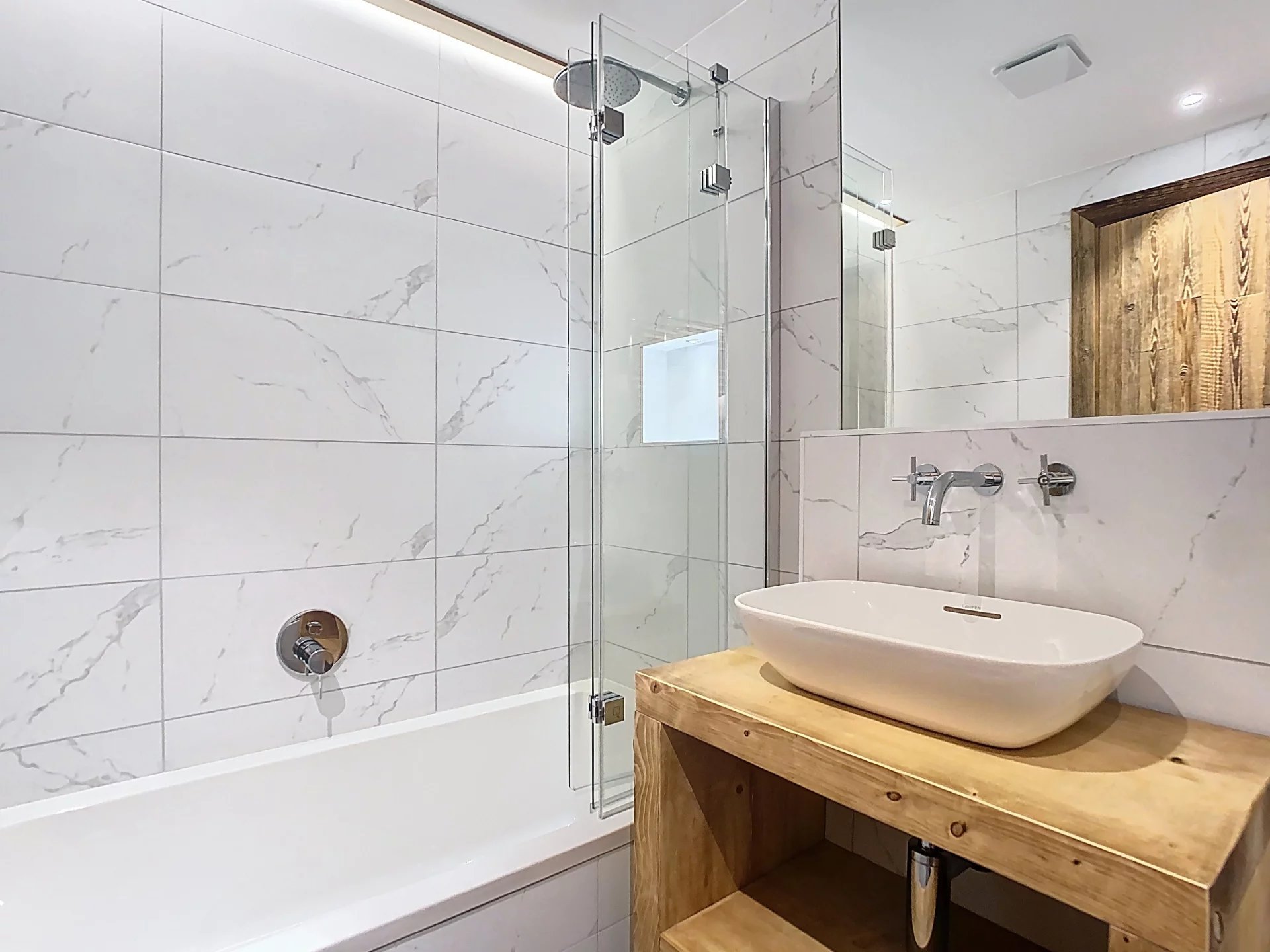 Vue imprenable, rénové à neuf!