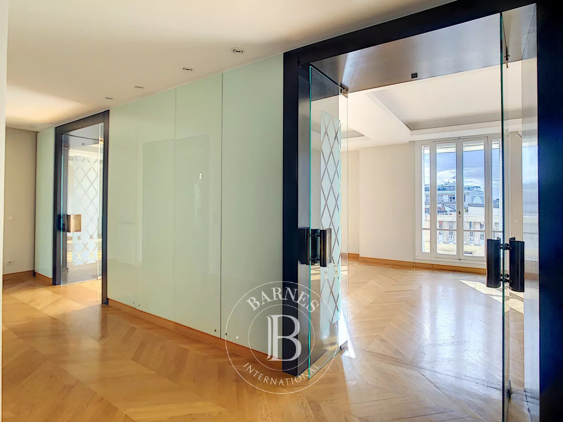 Paris  - Apartment 3 Bedrooms - picture 13