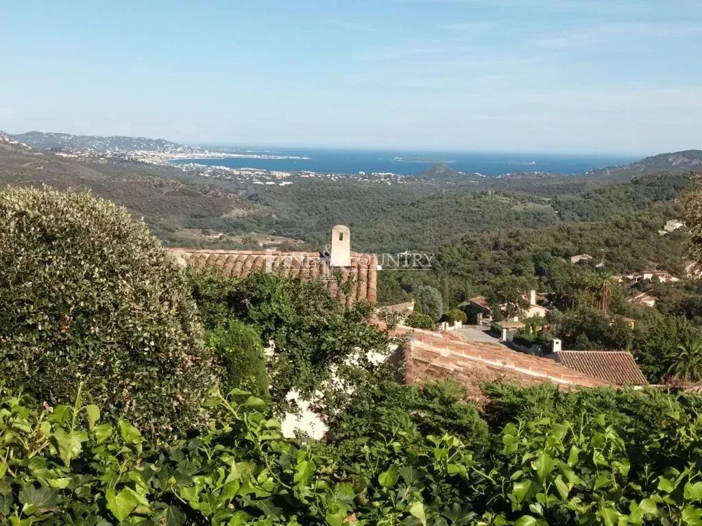 Photo of Charming Provençale Villa for Sale in les Adrets-de-l'Esterel,  with sea view