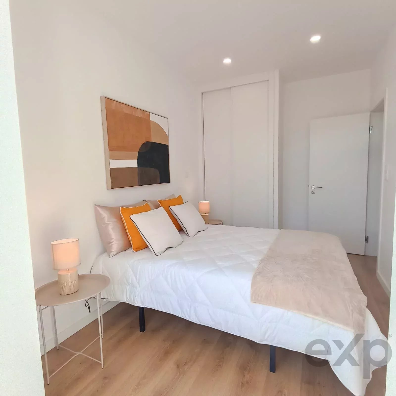 Unique Opportunity in Benfica! Fully Renovated 3-Bedroom Apartment 86453969 image 3
