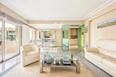 CANNES - CENTER - APARTMENT WITH PARTIAL SEA VIEW — photo 5 of 7