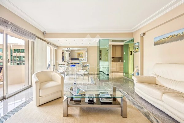 CANNES - CENTER - APARTMENT WITH PARTIAL SEA VIEW — photo 5