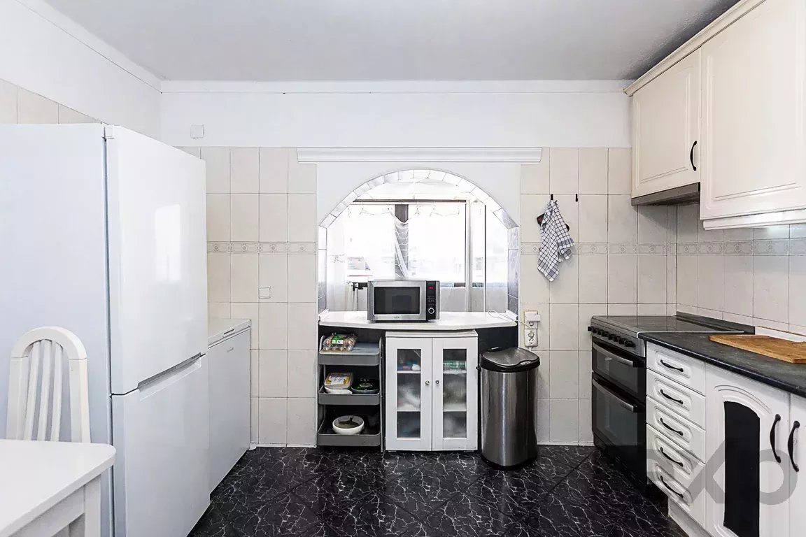 2 Bedroom Apartment in Olhão with Balcony and Covered Terrace | Prime Location 86879591 image 11