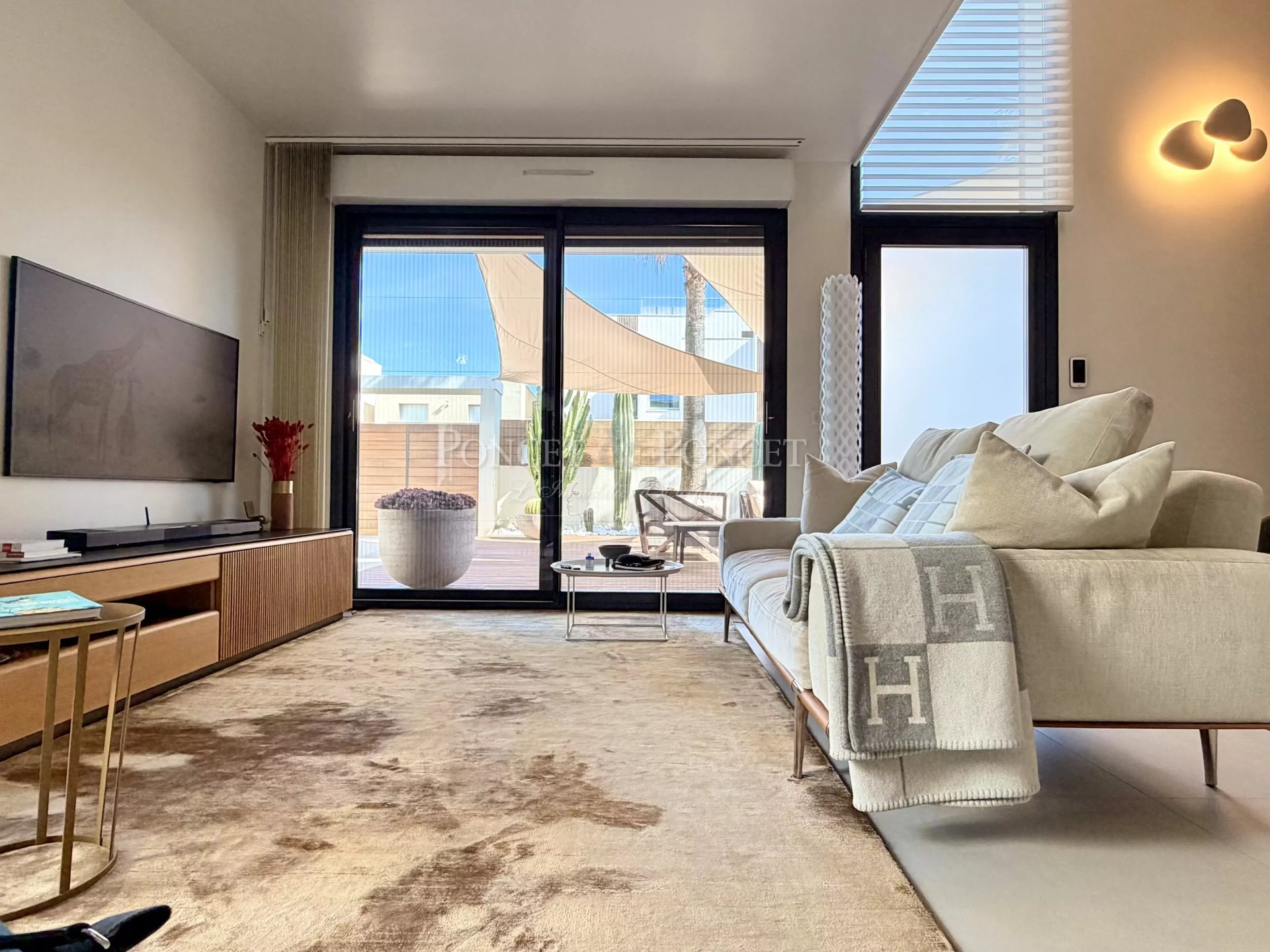 4 Bedroom Villa/Townhouse's Image 8