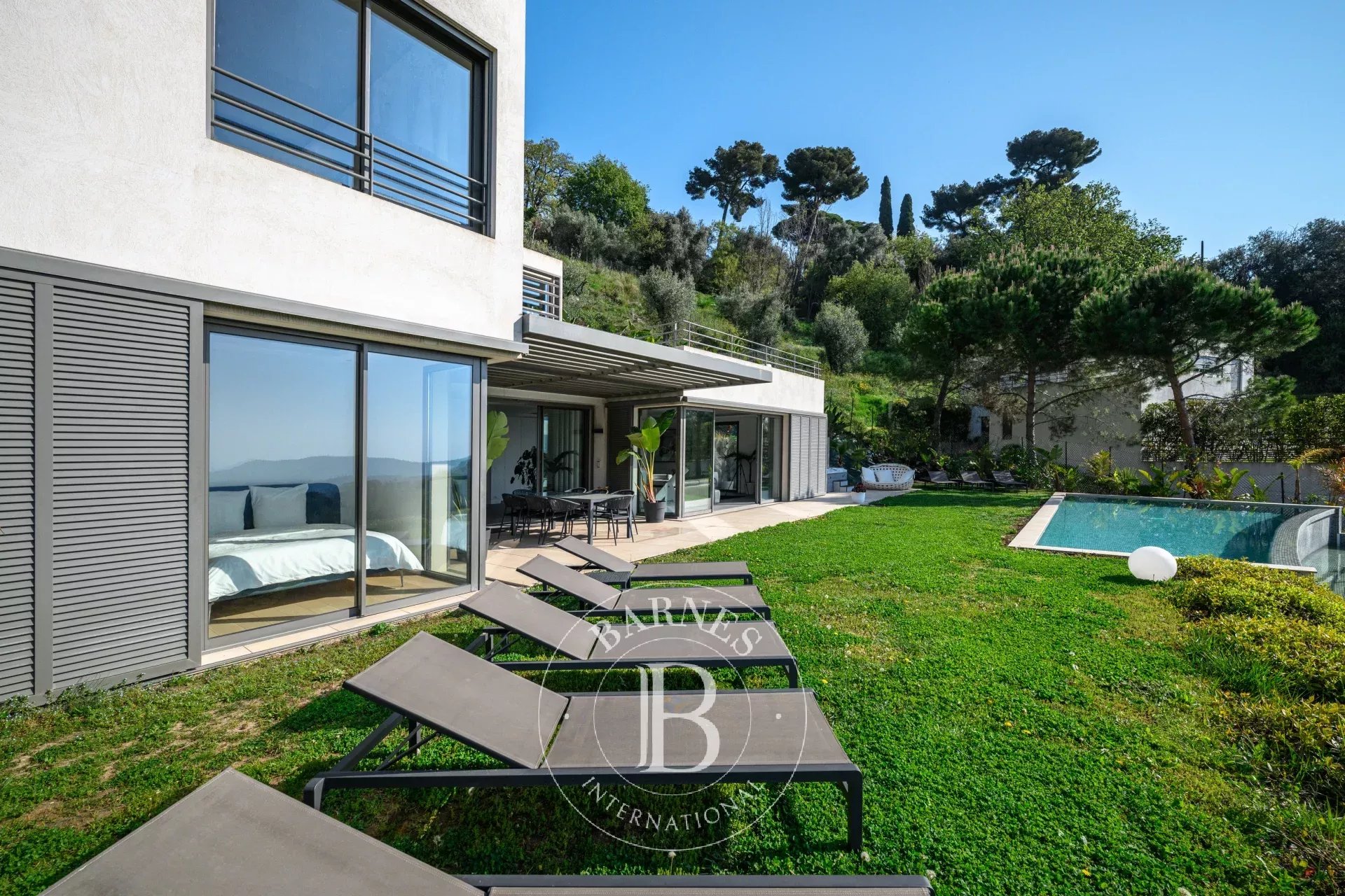 NICE GAIRAUT – VILLA CONTEMPORAINE VUE MER PANORAMIQUE