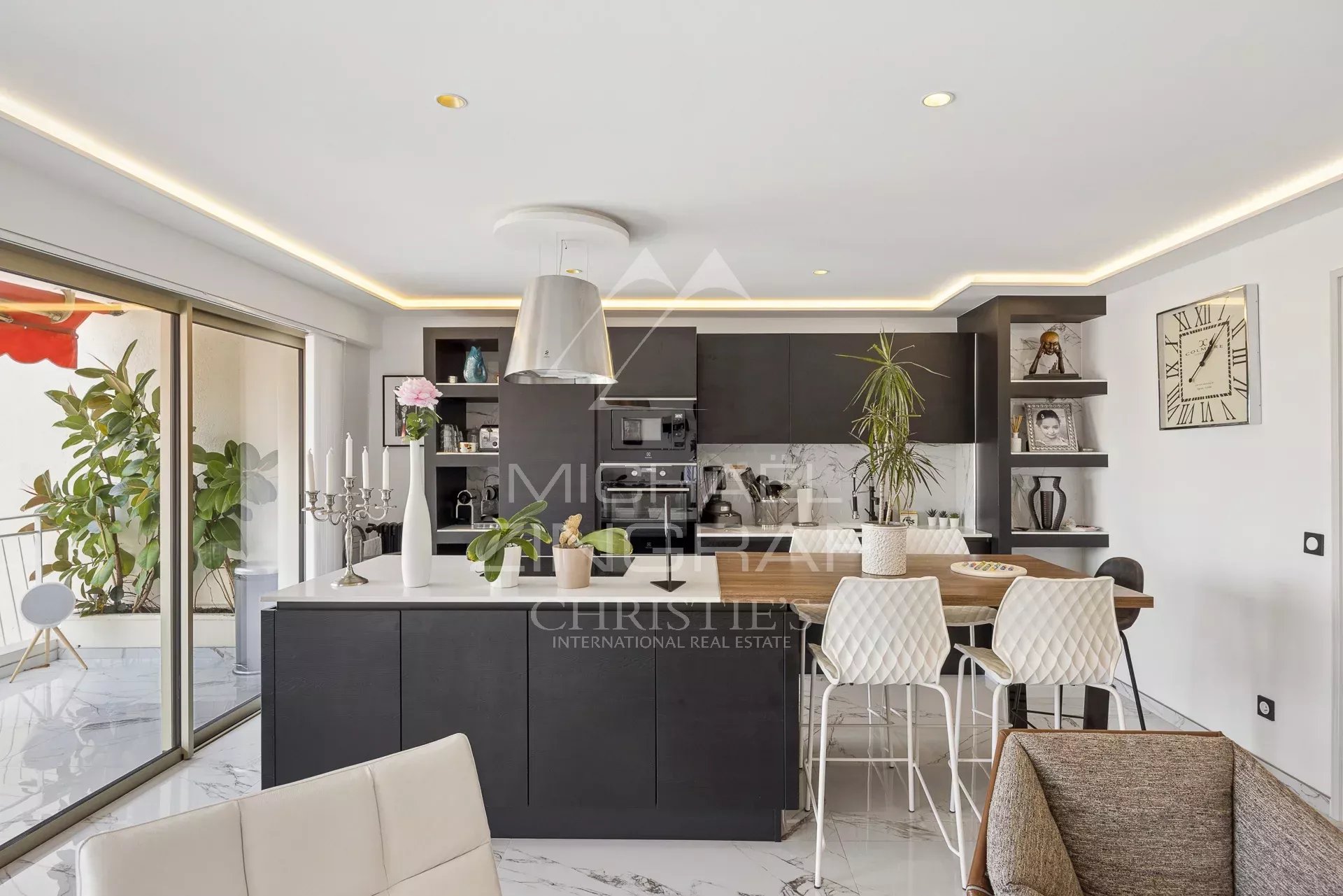 3 Bedroom Apartment/Flat's Image 3
