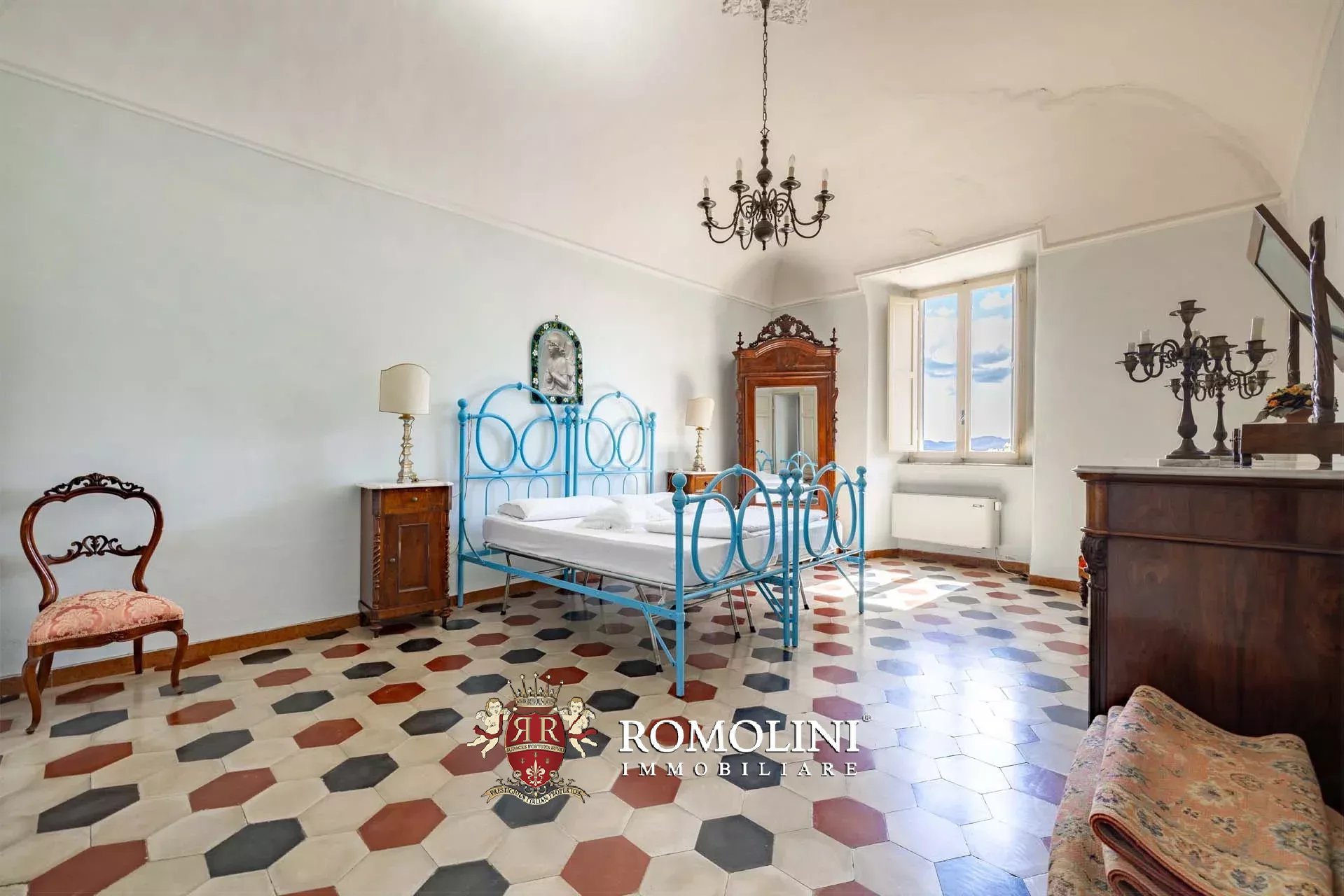 35 Bedroom Vineyard's Image 64