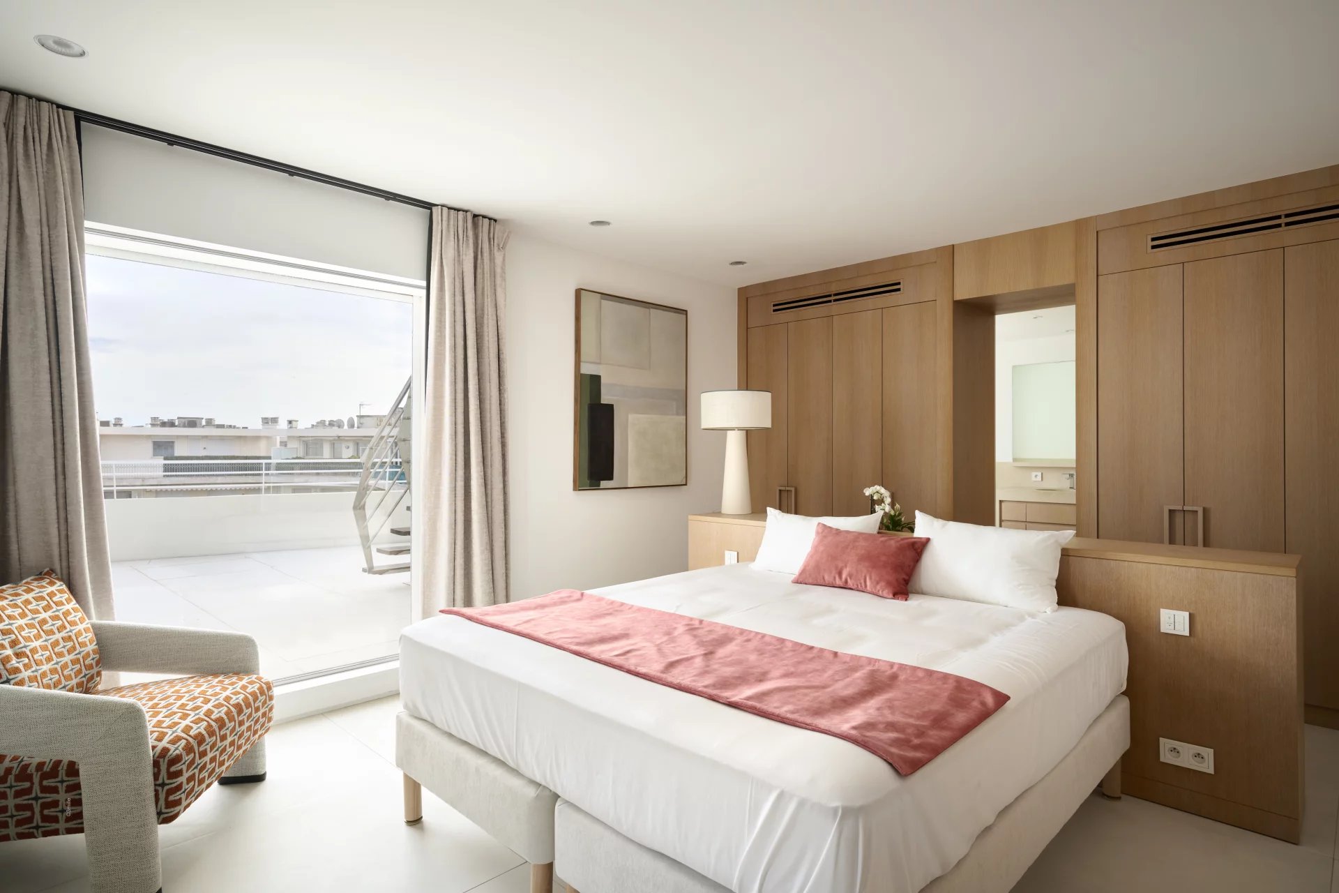  Image of Apartment - 3 Bedrooms for Sale in Alpes-Maritimes-Cannes-France, Image 9