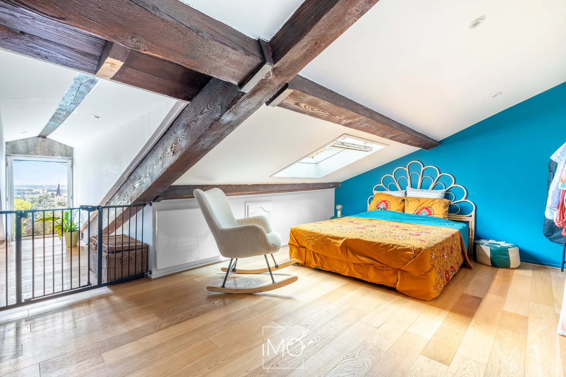 CHASSELAY (69380) – Coup de cœur ! Appartement de caractère dans un château