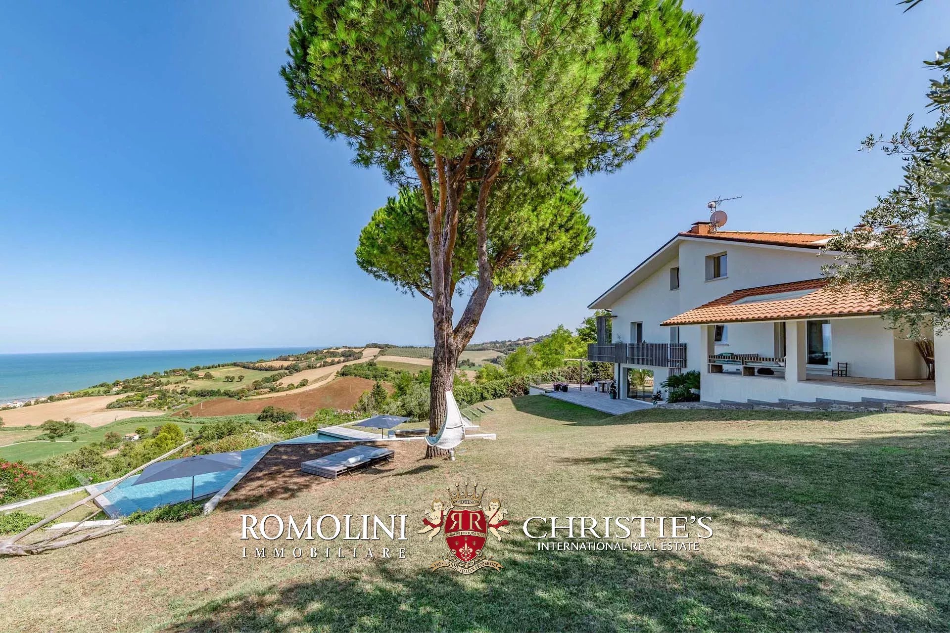 6 Bedroom Villa/Townhouse's Image 19