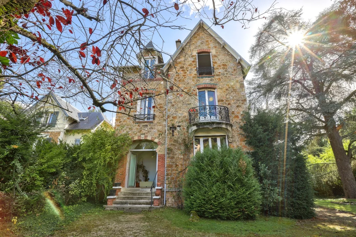 Garches - MAIRIE